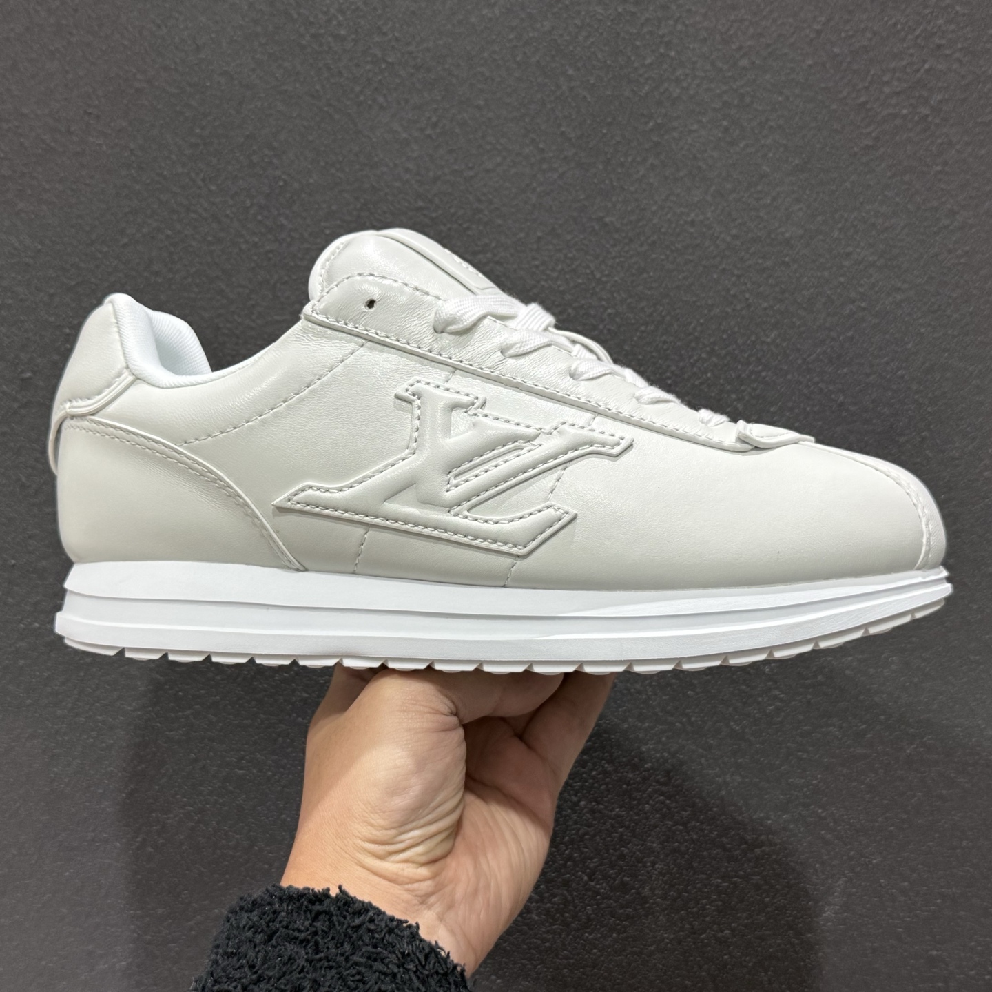 450 LOUIS VUITTONxNigo联名款FW25 Butersoft 此款拥有舒适的鞋面-Chinese UA Cheap High Quatity Brand Clothes Bags handbags Sneakers wholesale wholesaler seller from China Factory suppliers Fashion Clothing Shoes best Quality Beautiful Price 450 LOUIS VUITTONxNigo联名款FW25 Butersoft 此款拥有舒适的鞋面