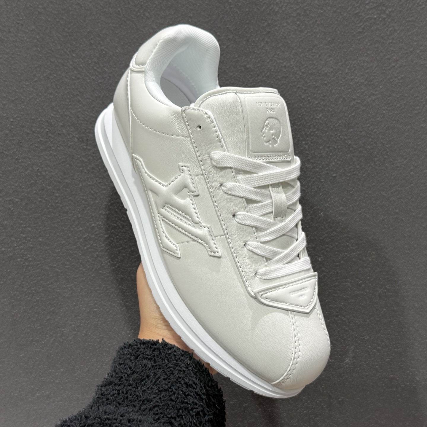 450 LOUIS VUITTONxNigo联名款FW25 Butersoft 此款拥有舒适的鞋面-Chinese UA Cheap High Quatity Brand Clothes Bags handbags Sneakers wholesale wholesaler seller from China Factory suppliers Fashion Clothing Shoes best Quality Beautiful Price 450 LOUIS VUITTONxNigo联名款FW25 Butersoft 此款拥有舒适的鞋面