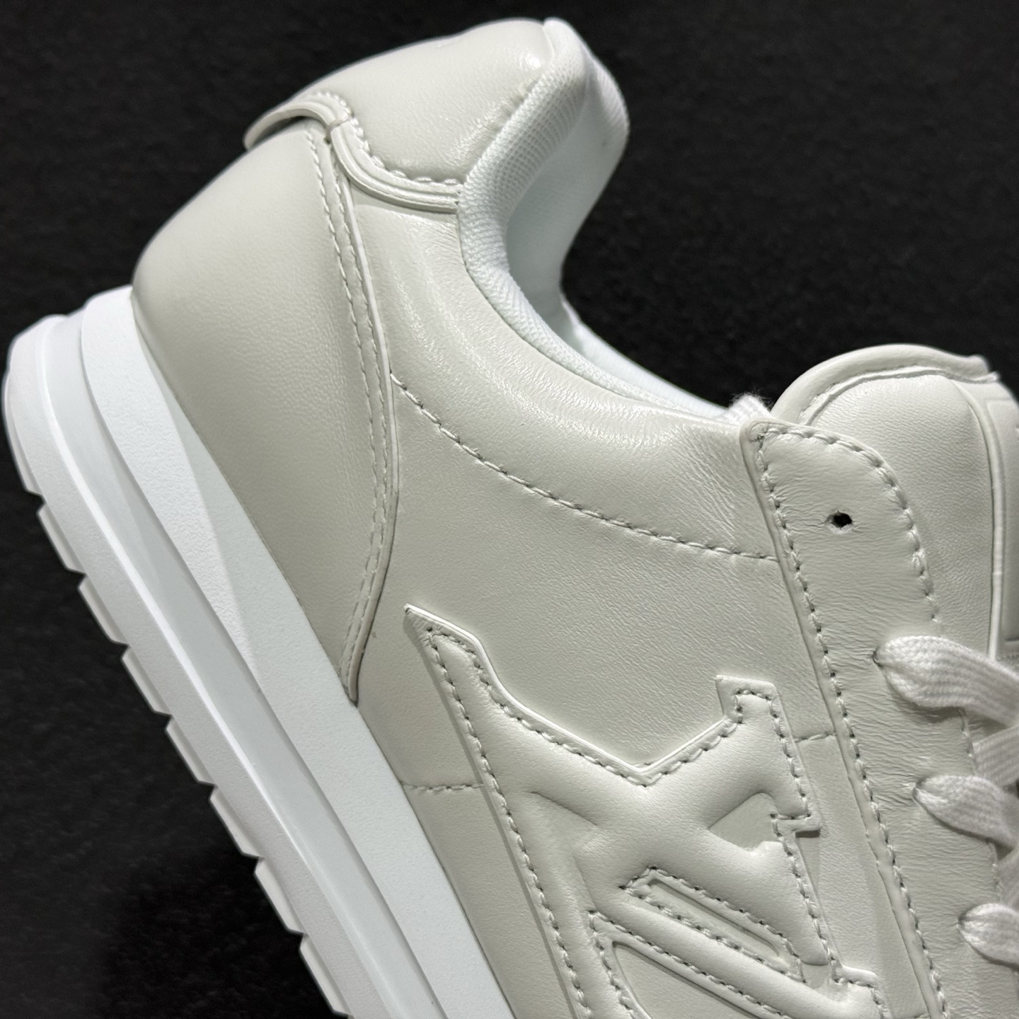 450 LOUIS VUITTONxNigo联名款FW25 Butersoft 此款拥有舒适的鞋面-Chinese UA Cheap High Quatity Brand Clothes Bags handbags Sneakers wholesale wholesaler seller from China Factory suppliers Fashion Clothing Shoes best Quality Beautiful Price 450 LOUIS VUITTONxNigo联名款FW25 Butersoft 此款拥有舒适的鞋面