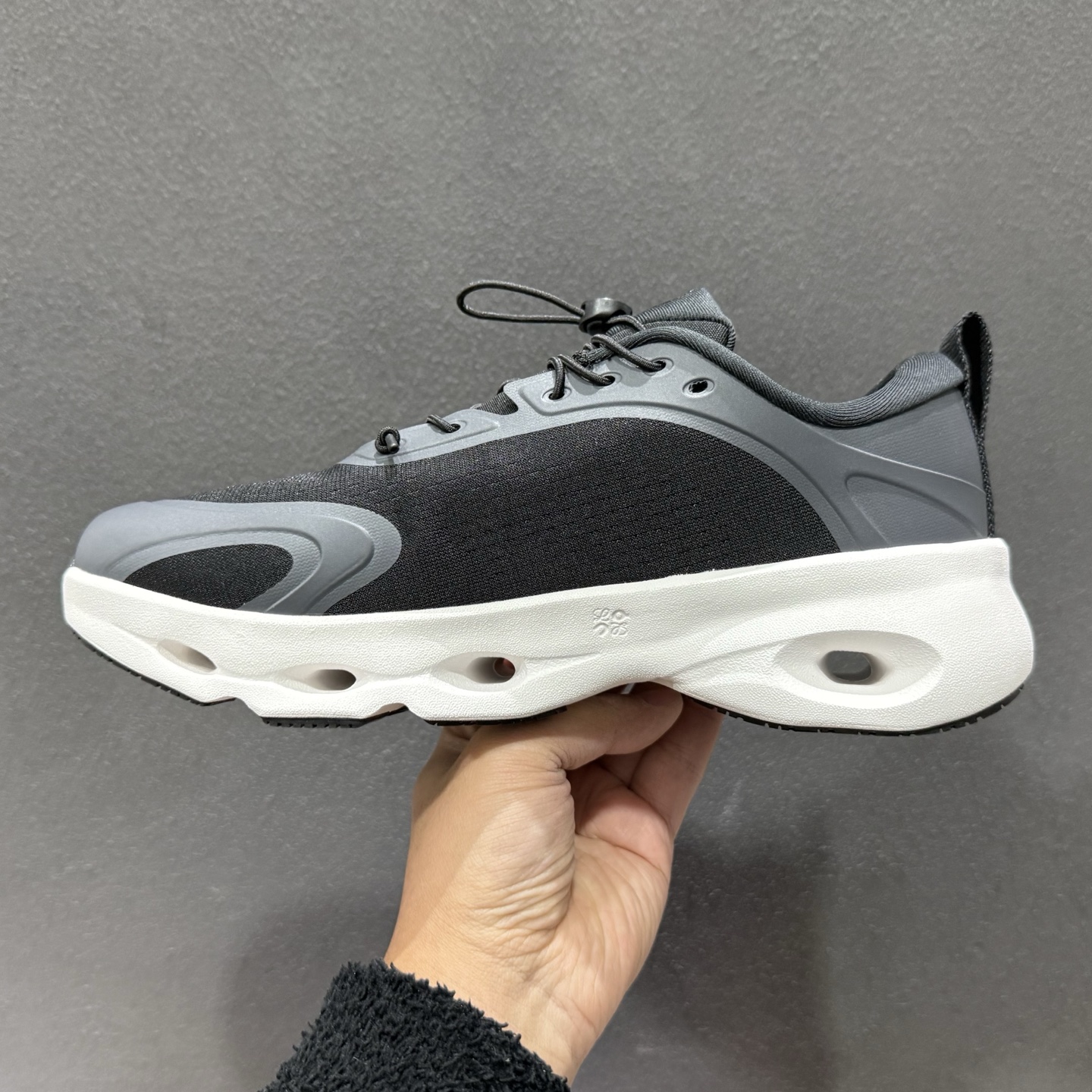 360 LOEWE罗意威 x ON昂跑 联名款 Cloudsolo系列 棕灰 3WF3066-Chinese UA Cheap High Quatity Brand Clothes Bags handbags Sneakers wholesale wholesaler seller from China Factory suppliers Fashion Clothing Shoes best Quality Beautiful Price 360 LOEWE罗意威 x ON昂跑 联名款 Cloudsolo系列 棕灰 3WF3066
