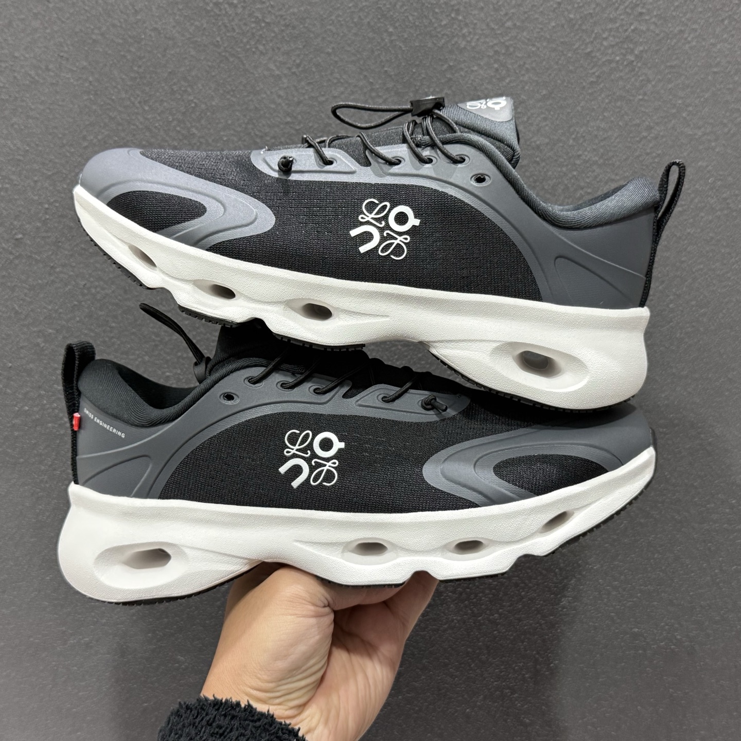360 LOEWE罗意威 x ON昂跑 联名款 Cloudsolo系列 棕灰 3WF3066-Chinese UA Cheap High Quatity Brand Clothes Bags handbags Sneakers wholesale wholesaler seller from China Factory suppliers Fashion Clothing Shoes best Quality Beautiful Price 360 LOEWE罗意威 x ON昂跑 联名款 Cloudsolo系列 棕灰 3WF3066
