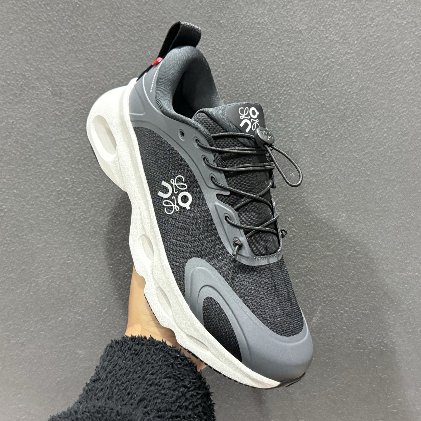 360 LOEWE罗意威 x ON昂跑 联名款 Cloudsolo系列 棕灰 3WF3066-Chinese UA Cheap High Quatity Brand Clothes Bags handbags Sneakers wholesale wholesaler seller from China Factory suppliers Fashion Clothing Shoes best Quality Beautiful Price 360 LOEWE罗意威 x ON昂跑 联名款 Cloudsolo系列 棕灰 3WF3066