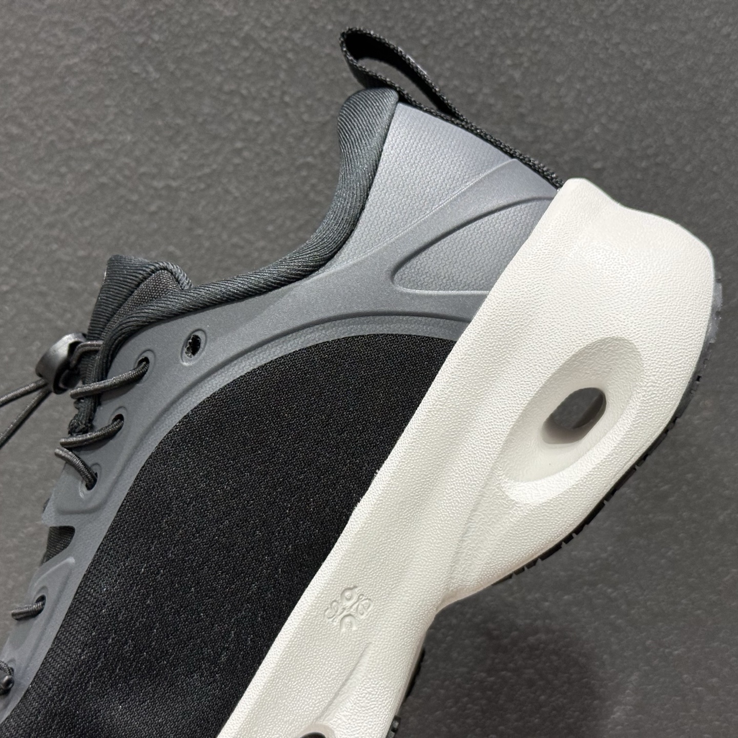 360 LOEWE罗意威 x ON昂跑 联名款 Cloudsolo系列 棕灰 3WF3066-Chinese UA Cheap High Quatity Brand Clothes Bags handbags Sneakers wholesale wholesaler seller from China Factory suppliers Fashion Clothing Shoes best Quality Beautiful Price 360 LOEWE罗意威 x ON昂跑 联名款 Cloudsolo系列 棕灰 3WF3066