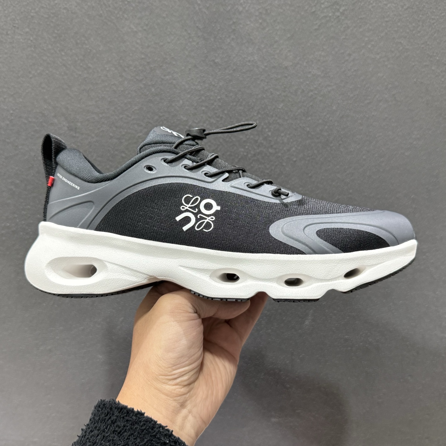 360 LOEWE罗意威 x ON昂跑 联名款 Cloudsolo系列 棕灰 3WF3066-Chinese UA Cheap High Quatity Brand Clothes Bags handbags Sneakers wholesale wholesaler seller from China Factory suppliers Fashion Clothing Shoes best Quality Beautiful Price 360 LOEWE罗意威 x ON昂跑 联名款 Cloudsolo系列 棕灰 3WF3066