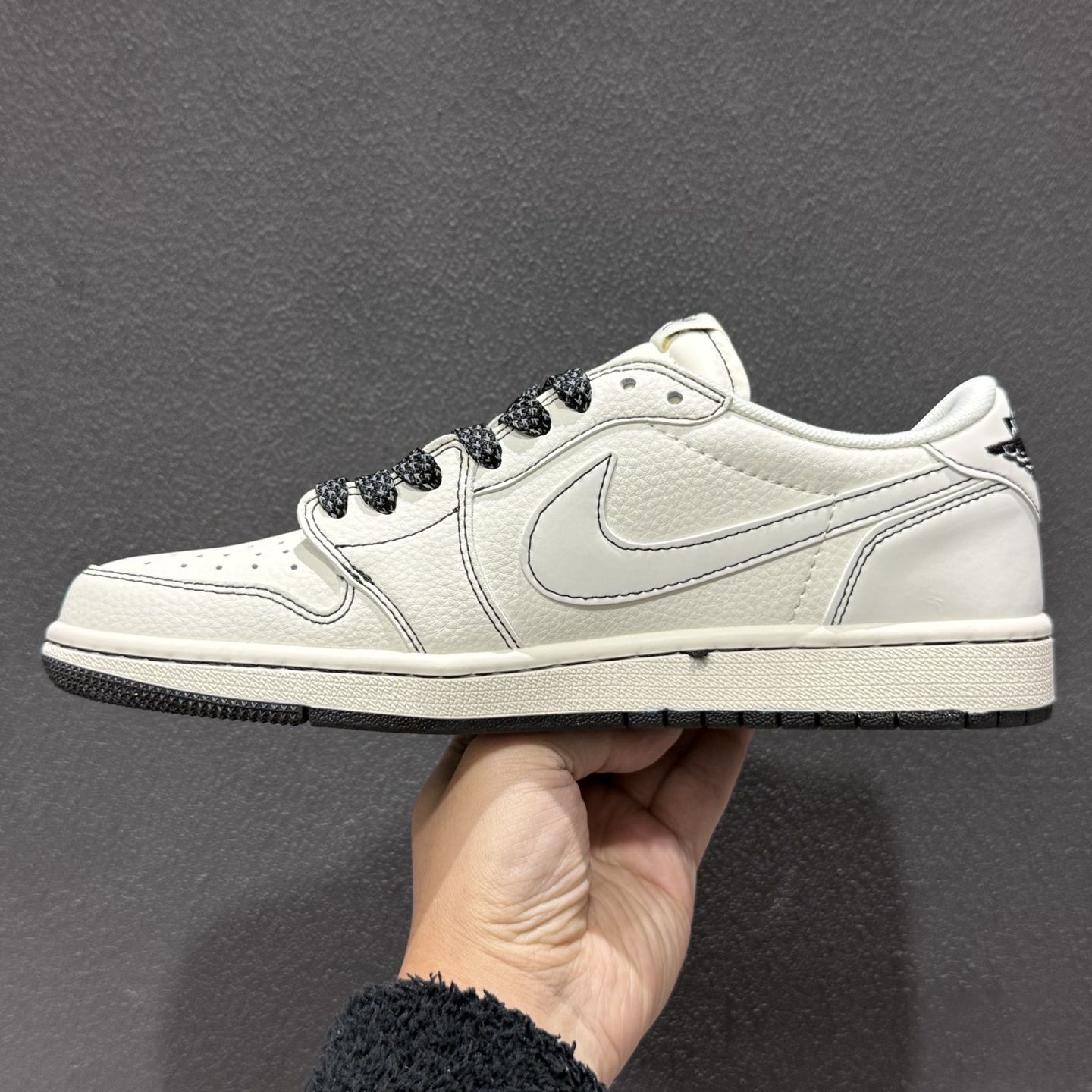 Air Jordan 1 Low AJ1 乔1斯图西联名 高端定制 低帮复古篮球鞋 HH7518-092-Top High Quatity Cheap Sneakers Fashion Clothing Clothes Bags handbags Shoes of all Brand wholesale With The best Quality And Beautiful Price from China Factory Chinese suppliers wholesaler seller Air Jordan 1 Low AJ1 乔1斯图西联名 高端定制 低帮复古篮球鞋 HH7518-092