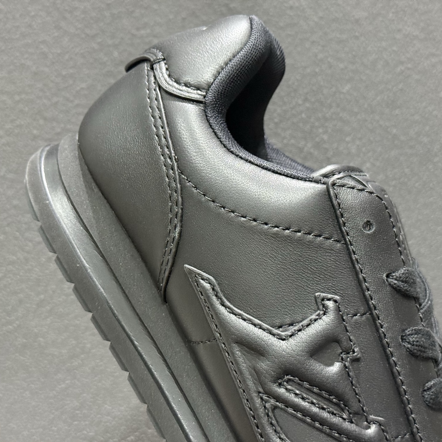 LOUIS VUITTONxNigo联名款FW25 Buttersof 此款拥有舒适的鞋面-Top High Quatity Cheap Sneakers Fashion Clothing Clothes Bags handbags Shoes of all Brand wholesale With The best Quality And Beautiful Price from China Factory Chinese suppliers wholesaler seller LOUIS VUITTONxNigo联名款FW25 Buttersof 此款拥有舒适的鞋面