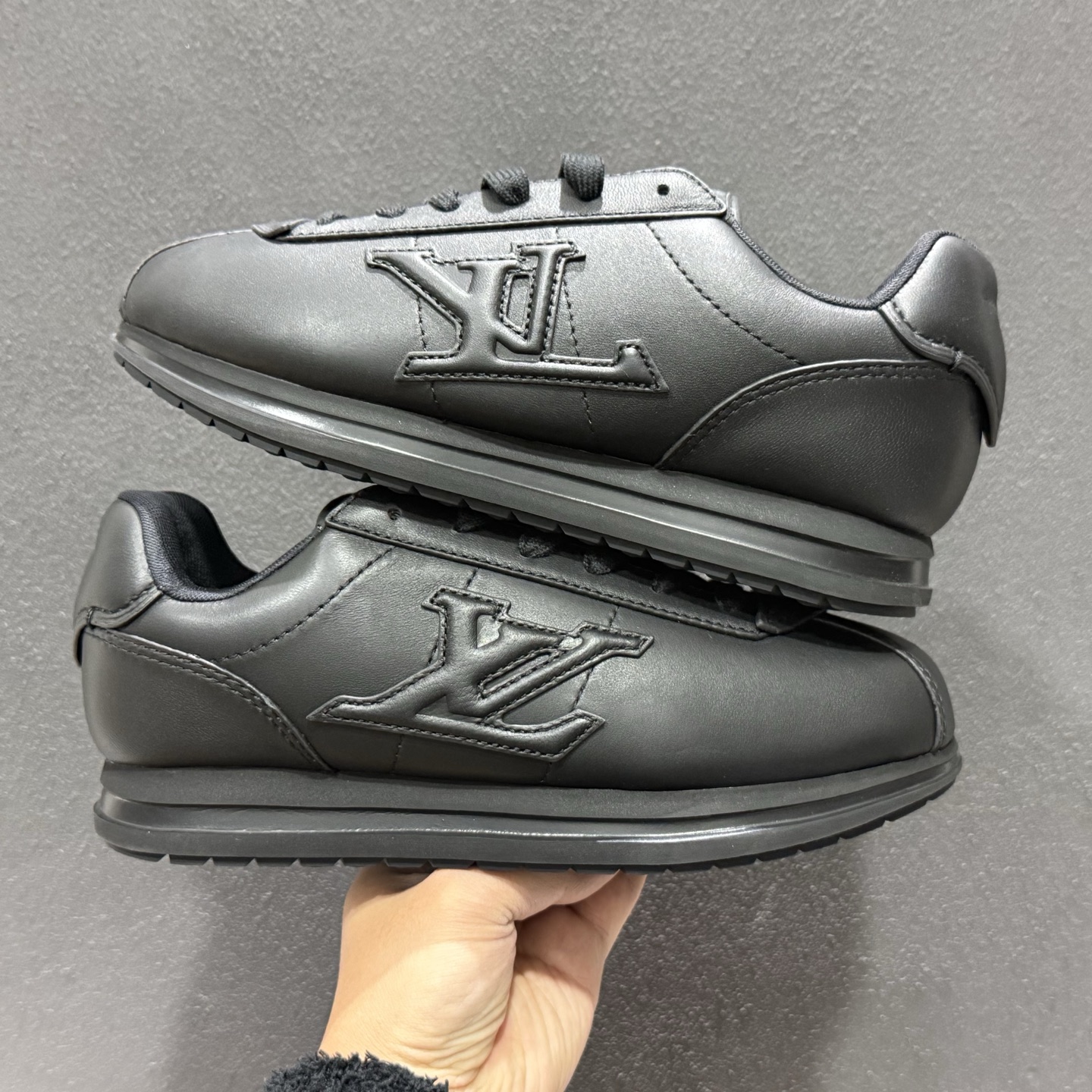 LOUIS VUITTONxNigo联名款FW25 Buttersof 此款拥有舒适的鞋面-Top High Quatity Cheap Sneakers Fashion Clothing Clothes Bags handbags Shoes of all Brand wholesale With The best Quality And Beautiful Price from China Factory Chinese suppliers wholesaler seller LOUIS VUITTONxNigo联名款FW25 Buttersof 此款拥有舒适的鞋面