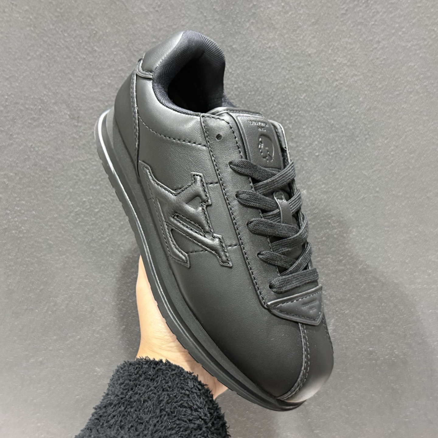 LOUIS VUITTONxNigo联名款FW25 Buttersof 此款拥有舒适的鞋面-Top High Quatity Cheap Sneakers Fashion Clothing Clothes Bags handbags Shoes of all Brand wholesale With The best Quality And Beautiful Price from China Factory Chinese suppliers wholesaler seller LOUIS VUITTONxNigo联名款FW25 Buttersof 此款拥有舒适的鞋面