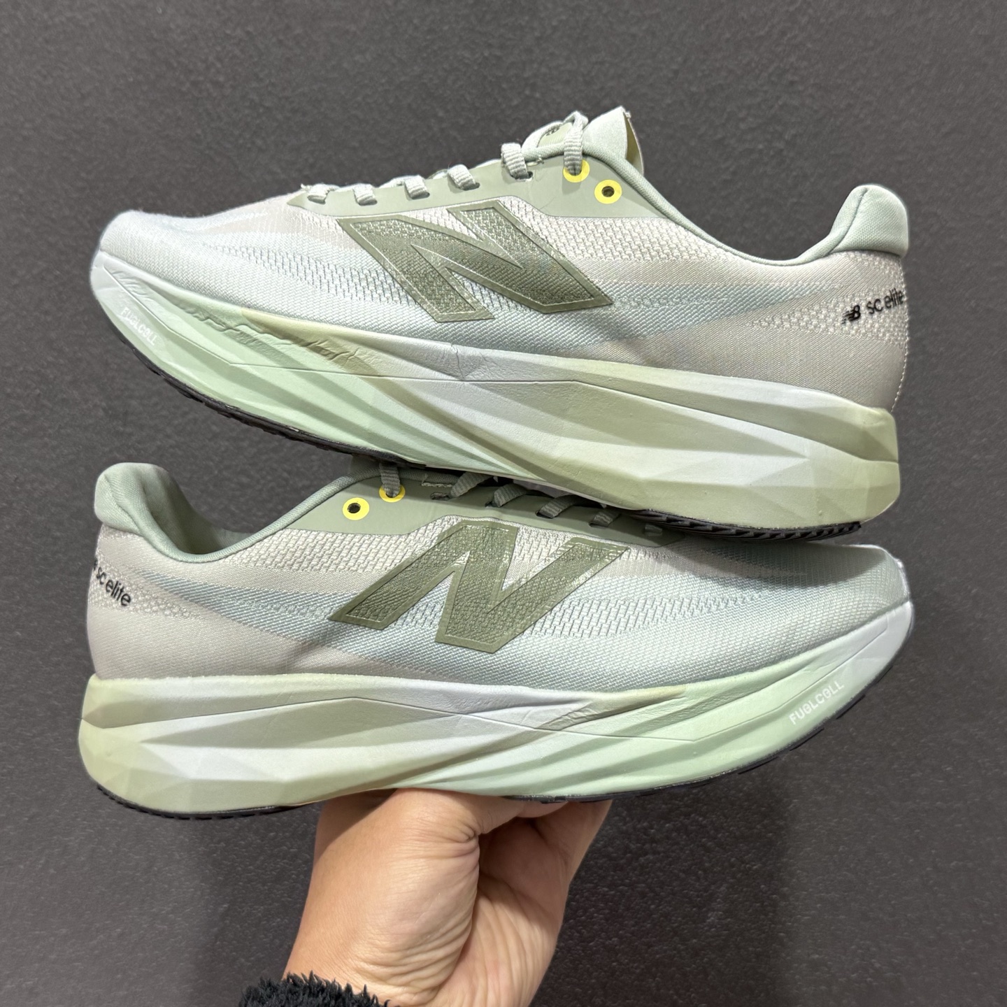 New Balance FuelCell SuperComp Elite v4 运动舒适耐磨 低帮休闲跑步鞋 男款 白黄粉 MRCEL7UH