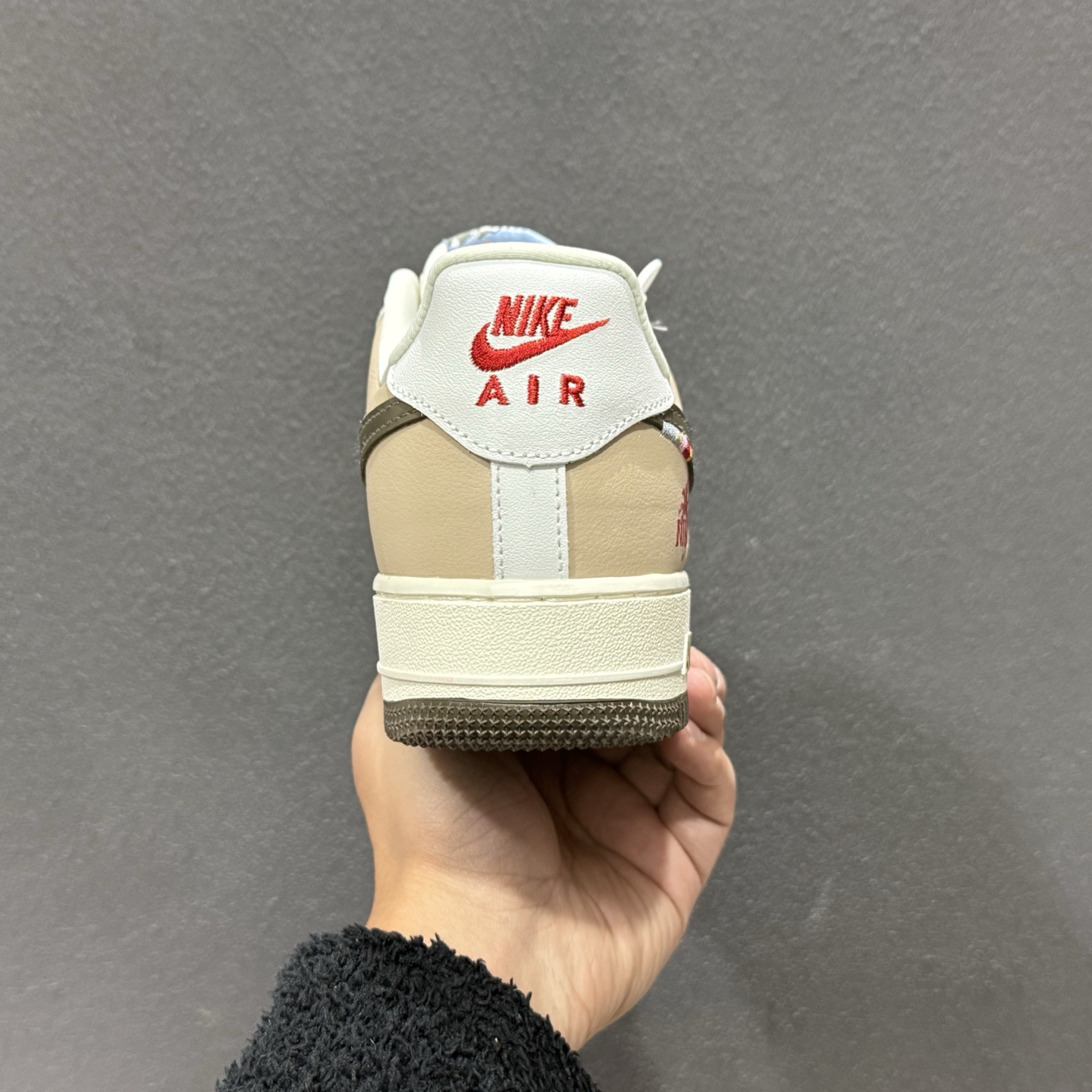 Nike Air Force 1'07 Low 马年限定 卡其绿 空军一号低帮休闲板鞋 DF0188-135-Top High Quatity Cheap Sneakers Fashion Clothing Clothes Bags handbags Shoes of all Brand wholesale With The best Quality And Beautiful Price from China Factory Chinese suppliers wholesaler seller Nike Air Force 1'07 Low 马年限定 卡其绿 空军一号低帮休闲板鞋 DF0188-135