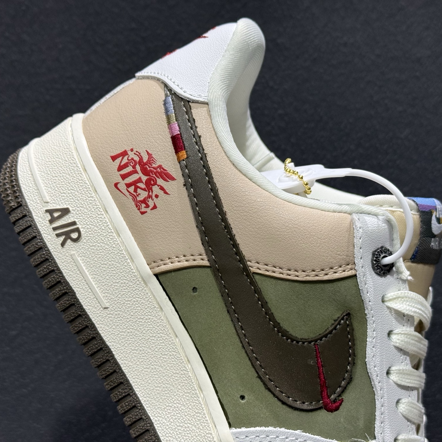 Nike Air Force 1'07 Low 马年限定 卡其绿 空军一号低帮休闲板鞋 DF0188-135-Top High Quatity Cheap Sneakers Fashion Clothing Clothes Bags handbags Shoes of all Brand wholesale With The best Quality And Beautiful Price from China Factory Chinese suppliers wholesaler seller Nike Air Force 1'07 Low 马年限定 卡其绿 空军一号低帮休闲板鞋 DF0188-135
