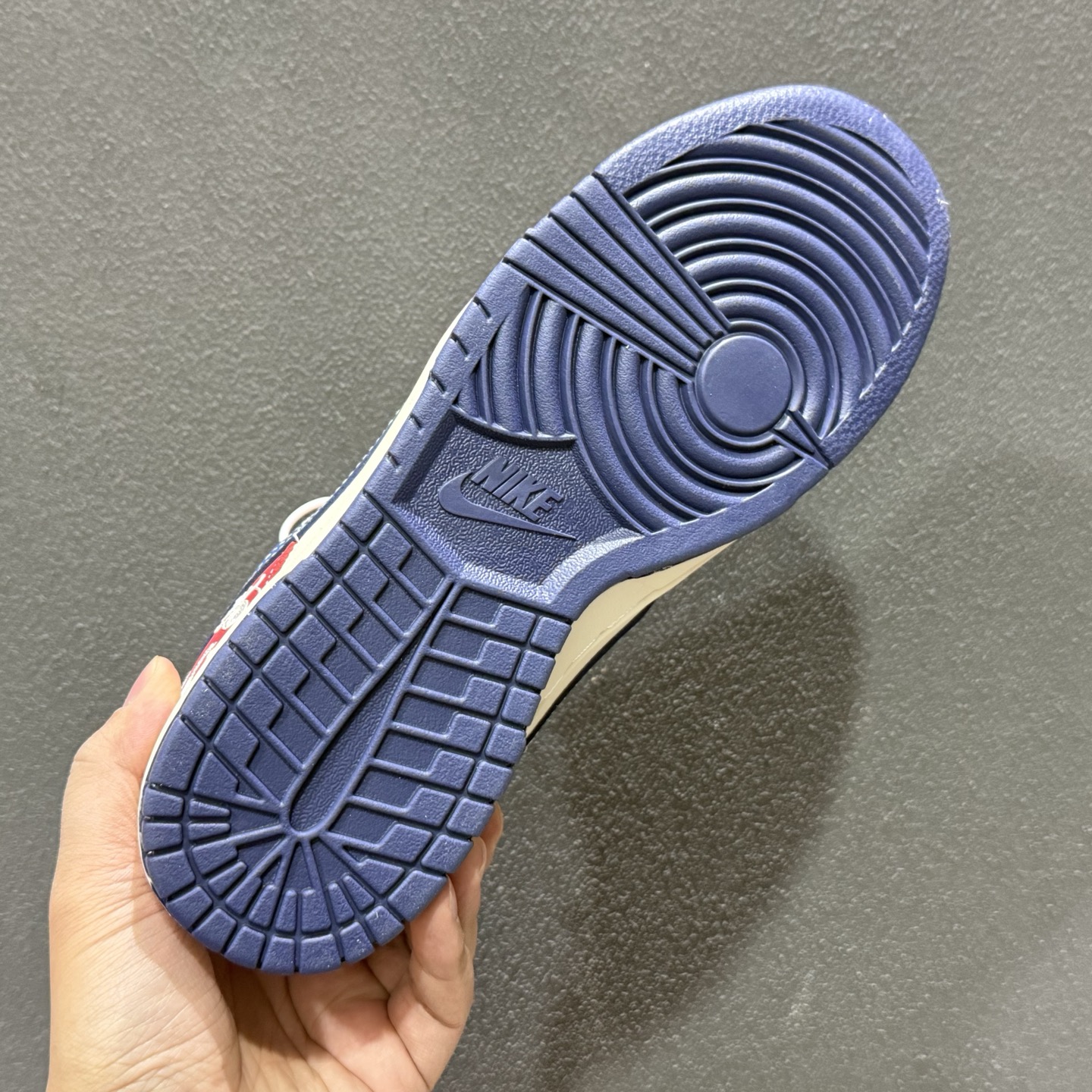 马年开运 Dunk炸场来袭SB DUNK LOW Dunk Low经典鞋型注入马年开运设计 红白蓝 JJ2508-602-Top High Quatity Cheap Sneakers Fashion Clothing Clothes Bags handbags Shoes of all Brand wholesale With The best Quality And Beautiful Price from China Factory Chinese suppliers wholesaler seller 马年开运 Dunk炸场来袭SB DUNK LOW Dunk Low经典鞋型注入马年开运设计 红白蓝 JJ2508-602