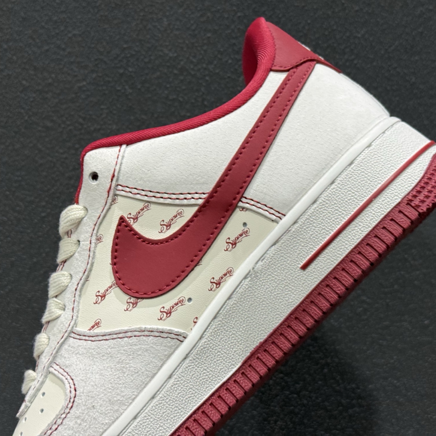 Nike Air Force 1'07 Low 马年限定 红白撞色 空军一号低帮休闲板鞋 JP2026-133-Top High Quatity Cheap Sneakers Fashion Clothing Clothes Bags handbags Shoes of all Brand wholesale With The best Quality And Beautiful Price from China Factory Chinese suppliers wholesaler seller Nike Air Force 1'07 Low 马年限定 红白撞色 空军一号低帮休闲板鞋 JP2026-133
