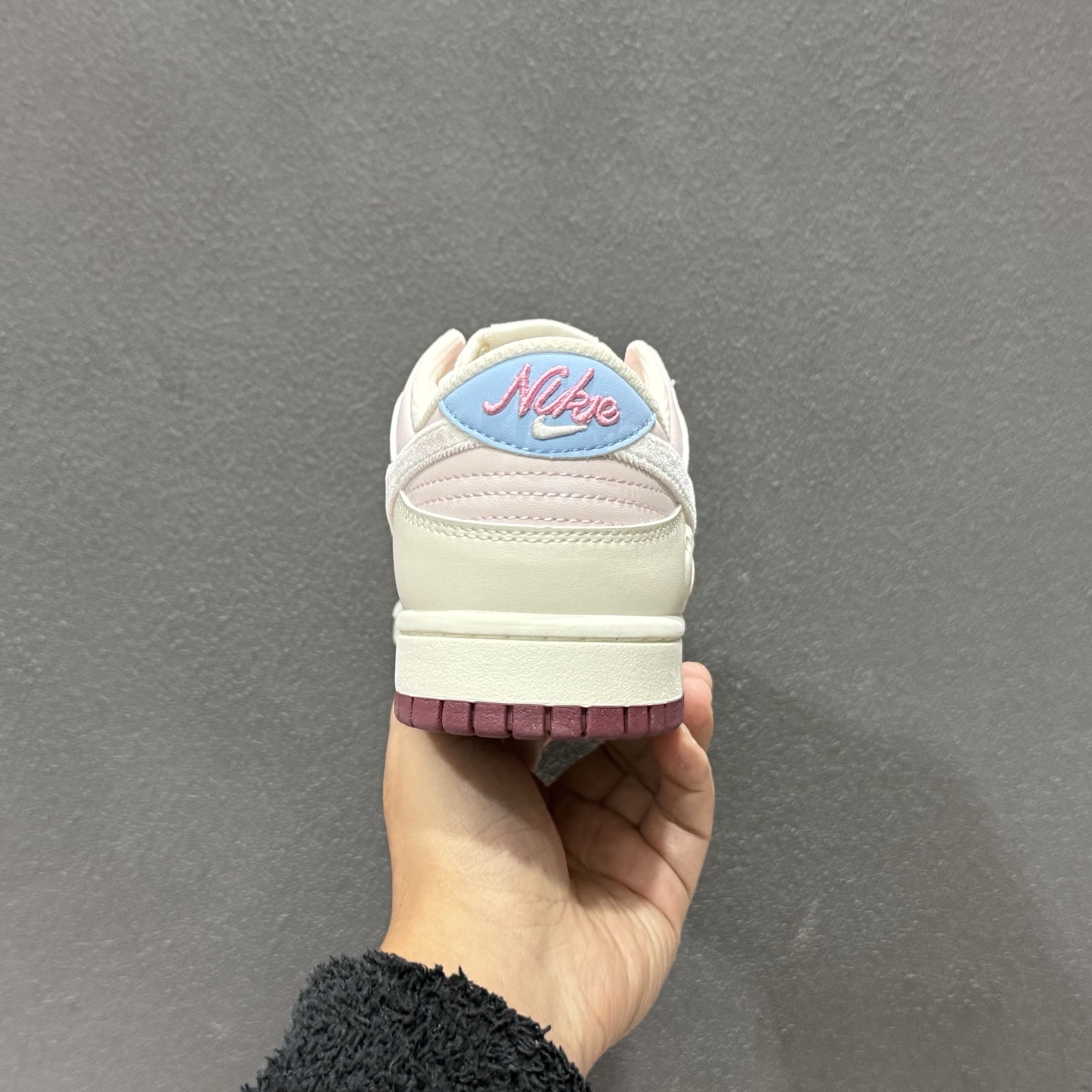 220 Nike SB Dunk Low 情人节限定 IQ1145-610-Chinese UA Cheap High Quatity Brand Clothes Bags handbags Sneakers wholesale wholesaler seller from China Factory suppliers Fashion Clothing Shoes best Quality Beautiful Price 220 Nike SB Dunk Low 情人节限定 IQ1145-610