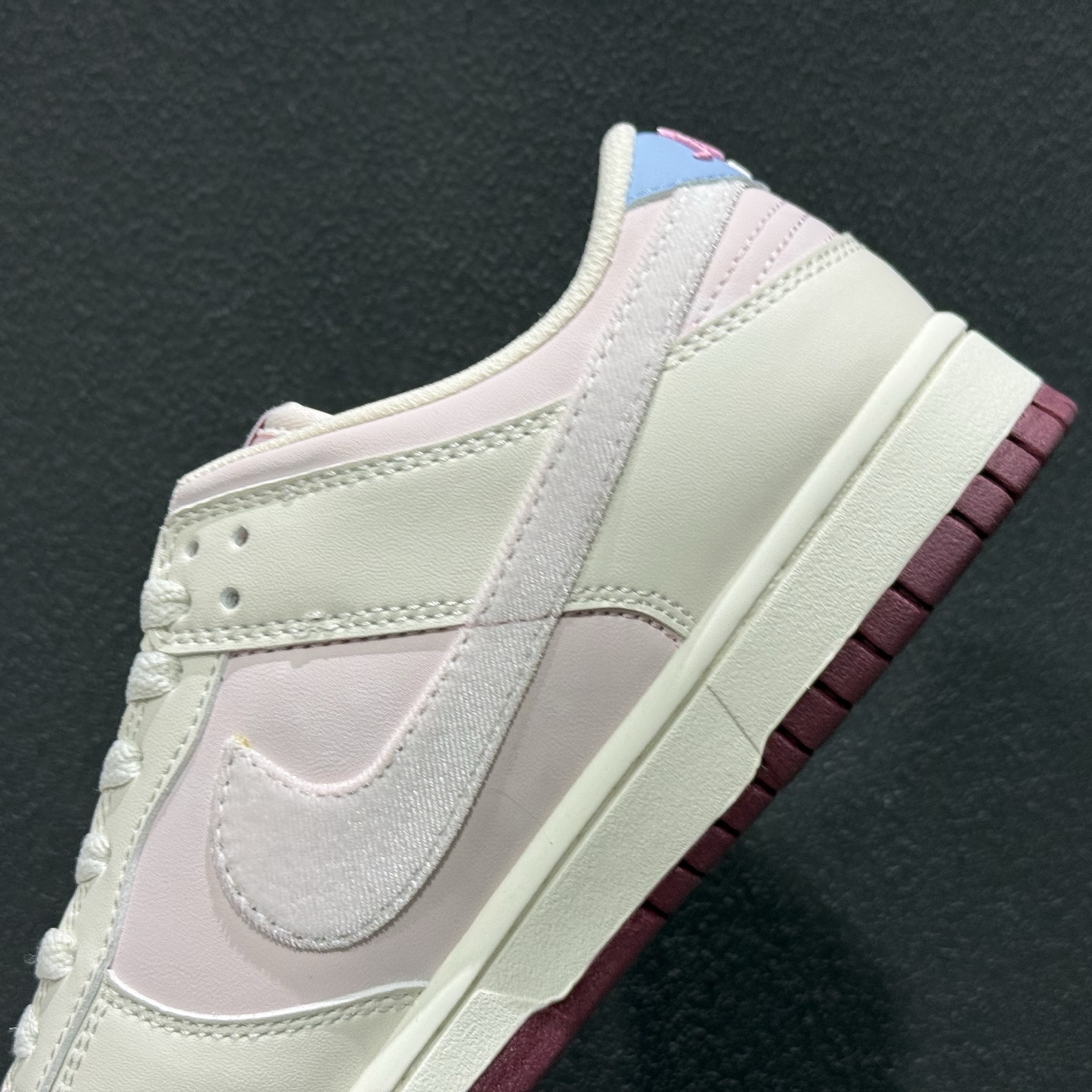 220 Nike SB Dunk Low 情人节限定 IQ1145-610-Chinese UA Cheap High Quatity Brand Clothes Bags handbags Sneakers wholesale wholesaler seller from China Factory suppliers Fashion Clothing Shoes best Quality Beautiful Price 220 Nike SB Dunk Low 情人节限定 IQ1145-610