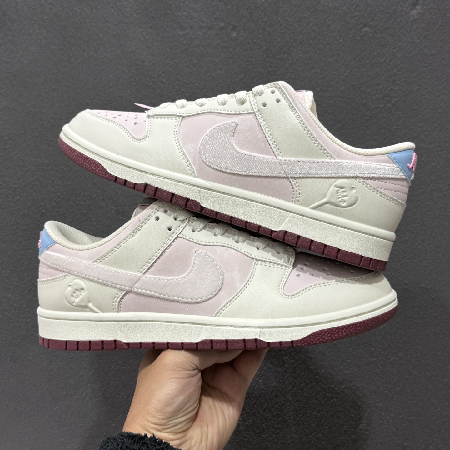 220 Nike SB Dunk Low 情人节限定 IQ1145-610-Chinese UA Cheap High Quatity Brand Clothes Bags handbags Sneakers wholesale wholesaler seller from China Factory suppliers Fashion Clothing Shoes best Quality Beautiful Price 220 Nike SB Dunk Low 情人节限定 IQ1145-610