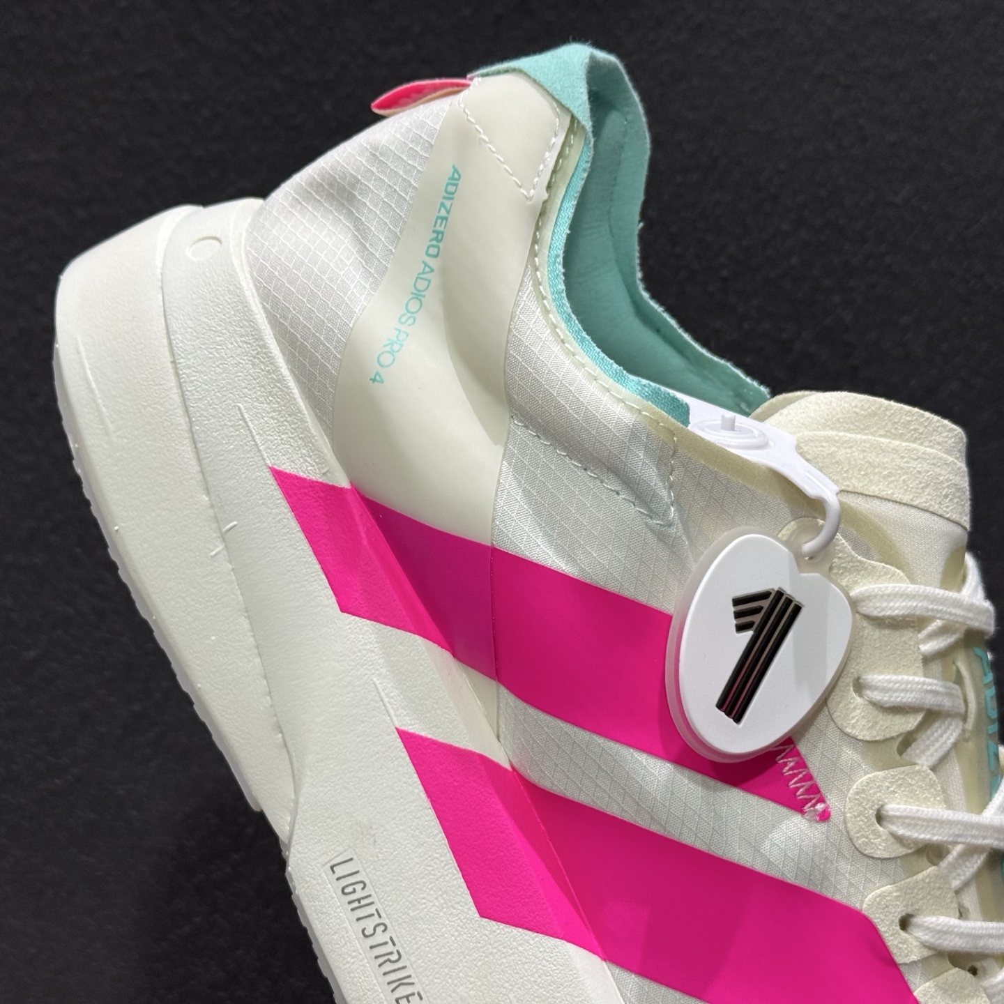 260 真碳棒 adidas Adizero Adios Pro 4 阿迪达斯马拉松跑步鞋 KJ3873-111-Chinese UA Cheap High Quatity Brand Clothes Bags handbags Sneakers wholesale wholesaler seller from China Factory suppliers Fashion Clothing Shoes best Quality Beautiful Price 260 真碳棒 adidas Adizero Adios Pro 4 阿迪达斯马拉松跑步鞋 KJ3873-111