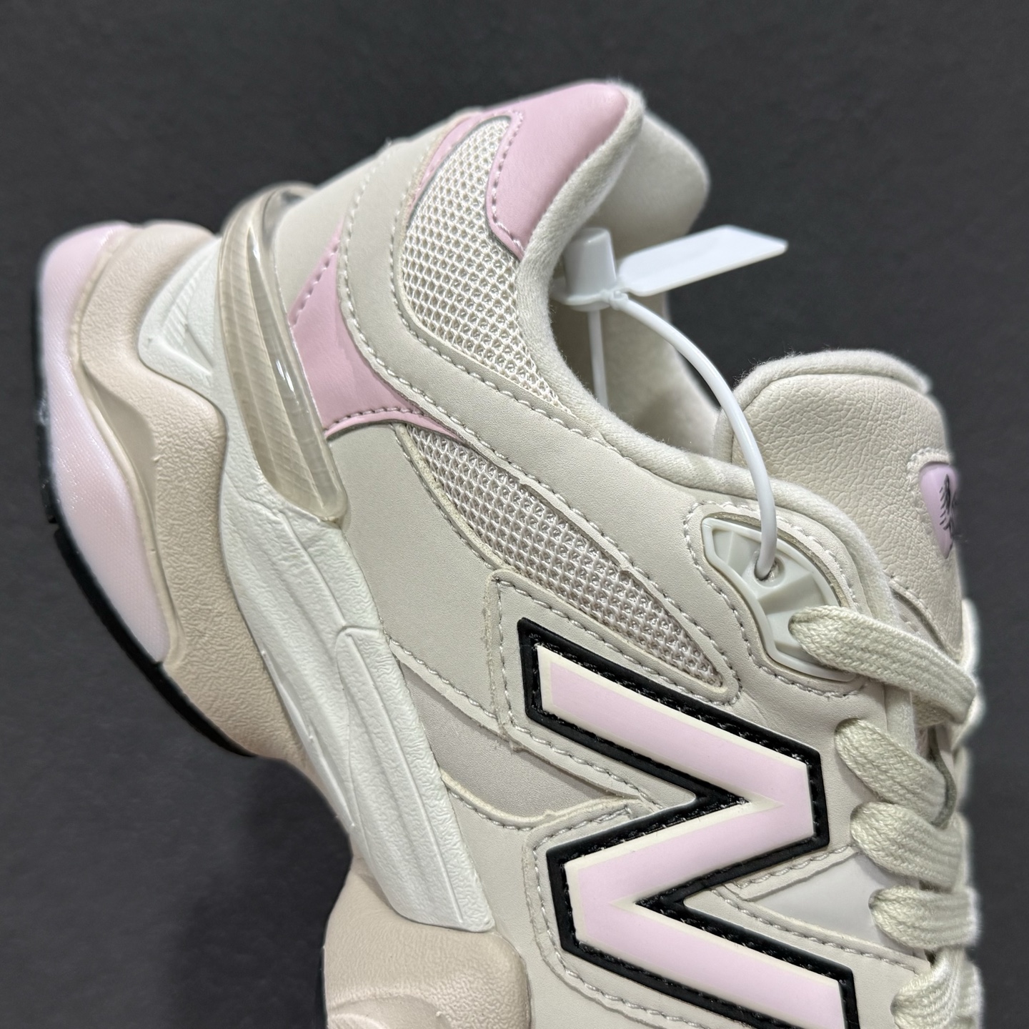New Balance NB9060 联名款 复古休闲运动慢跑鞋 U9060AJD-Top High Quatity Cheap Sneakers Fashion Clothing Clothes Bags handbags Shoes of all Brand wholesale With The best Quality And Beautiful Price from China Factory Chinese suppliers wholesaler seller New Balance NB9060 联名款 复古休闲运动慢跑鞋 U9060AJD