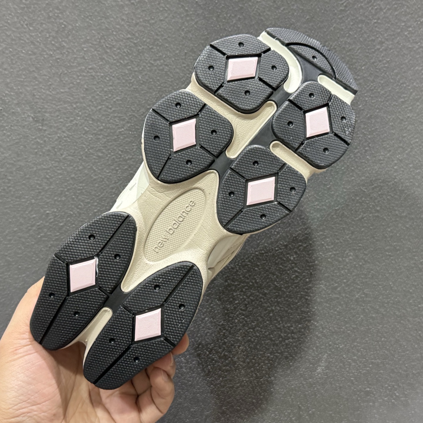 New Balance NB9060 联名款 复古休闲运动慢跑鞋 U9060AJD-Top High Quatity Cheap Sneakers Fashion Clothing Clothes Bags handbags Shoes of all Brand wholesale With The best Quality And Beautiful Price from China Factory Chinese suppliers wholesaler seller New Balance NB9060 联名款 复古休闲运动慢跑鞋 U9060AJD