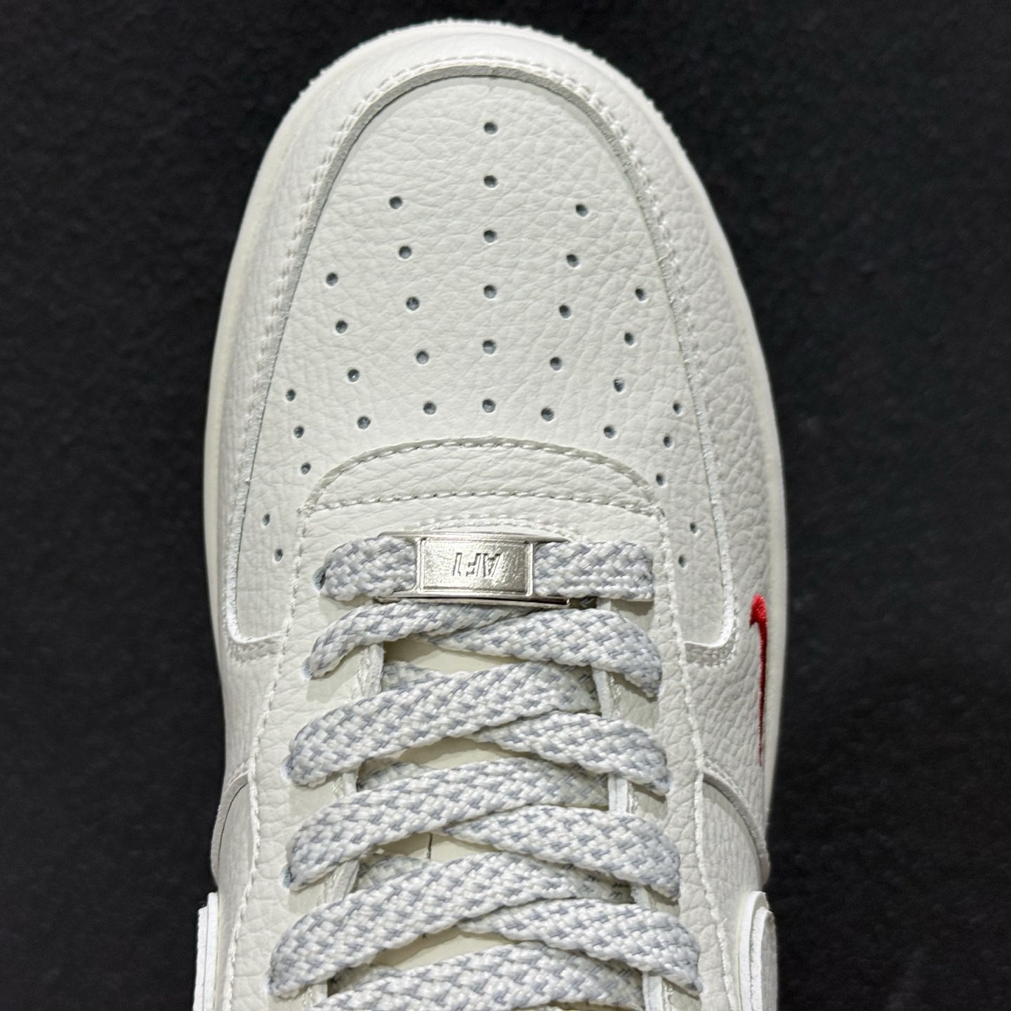 Nike Air Force 1 2026 丙午马年限定款 采用纯白基底 CS5288-065