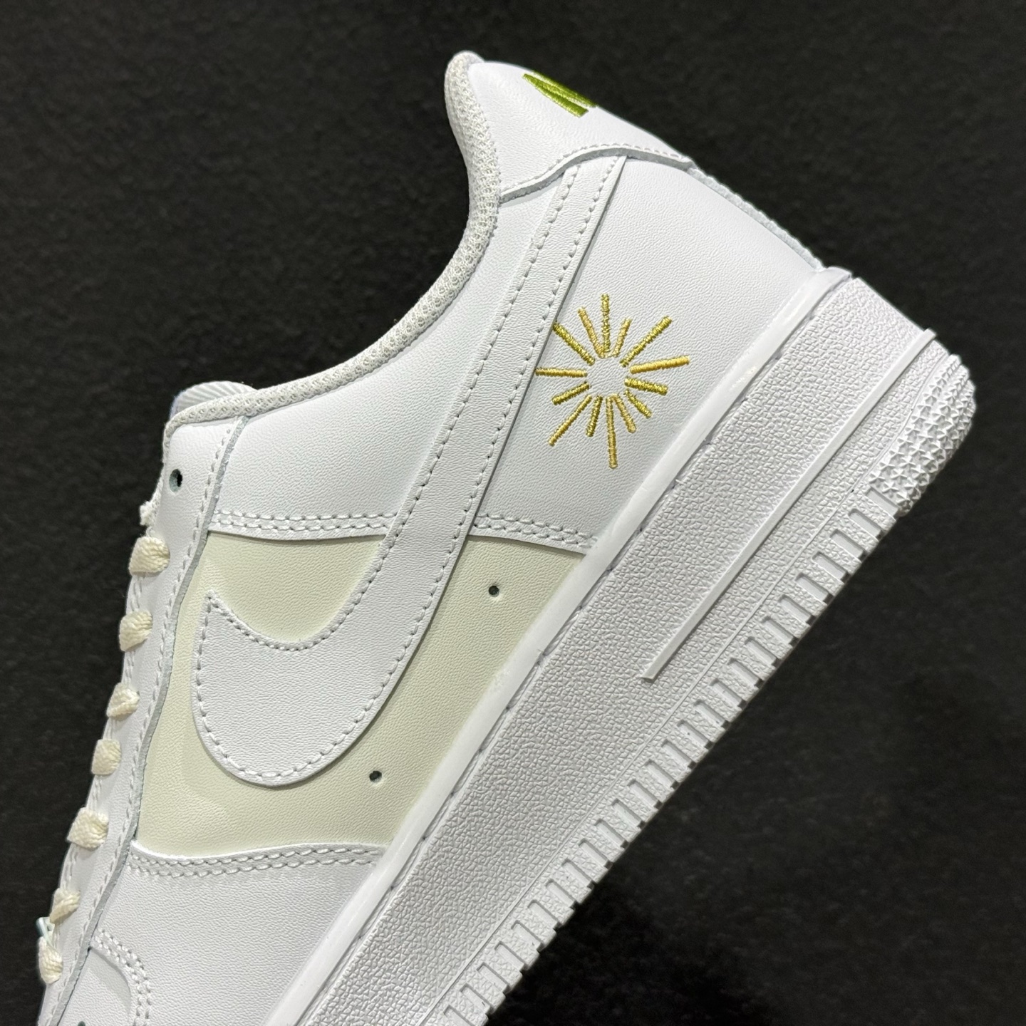 Nike Air Force 1'07 Low 马年刺绣 空军一号低帮休闲板鞋 IQ1133-111