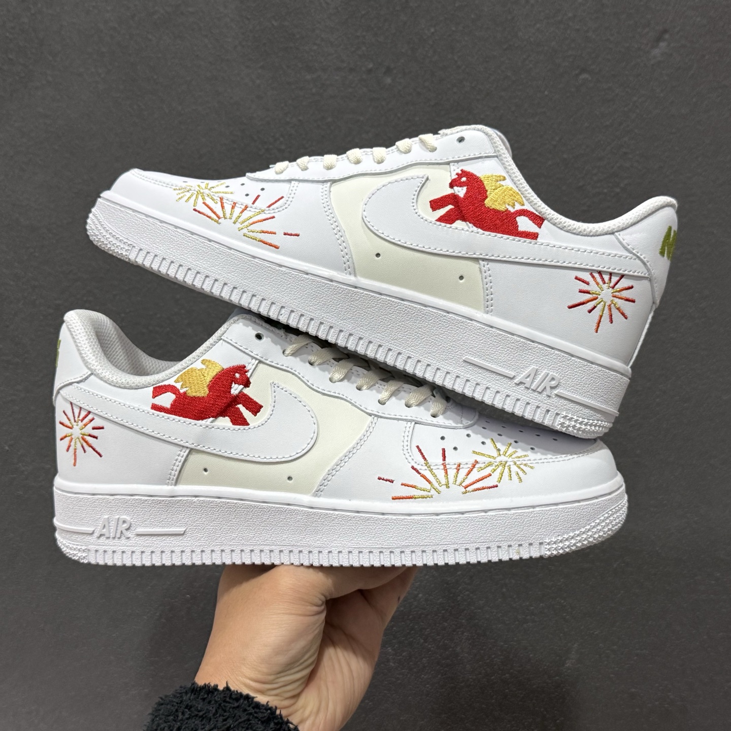 Nike Air Force 1'07 Low 马年刺绣 空军一号低帮休闲板鞋 IQ1133-111