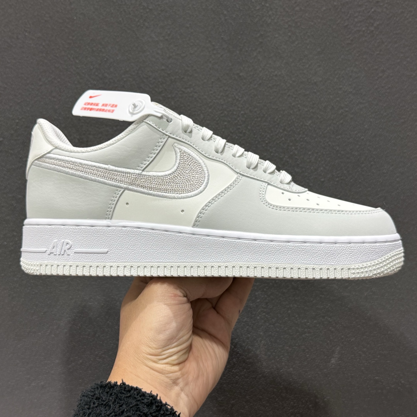 200 Nike Air Force 1'07 Low 白灰刺绣 空军一号低帮休闲板鞋 IB6842-100