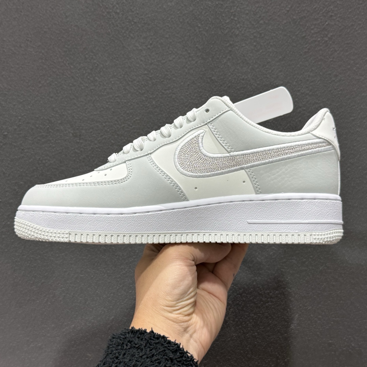 200 Nike Air Force 1'07 Low 白灰刺绣 空军一号低帮休闲板鞋 IB6842-100