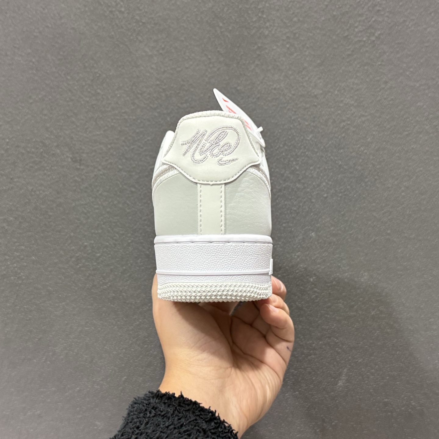 200 Nike Air Force 1'07 Low 白灰刺绣 空军一号低帮休闲板鞋 IB6842-100