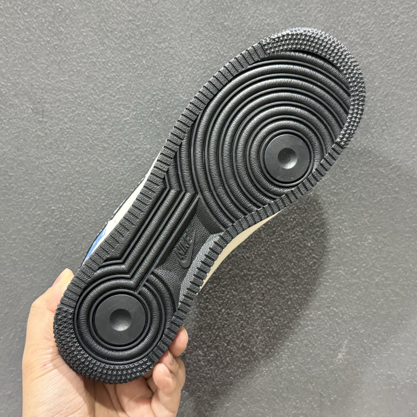 Nike Air Force 1 Low x Louis Vuitton x Supreme 三方联名定制款 KG6699-F53-Top High Quatity Cheap Sneakers Fashion Clothing Clothes Bags handbags Shoes of all Brand wholesale With The best Quality And Beautiful Price from China Factory Chinese suppliers wholesaler seller Nike Air Force 1 Low x Louis Vuitton x Supreme 三方联名定制款 KG6699-F53