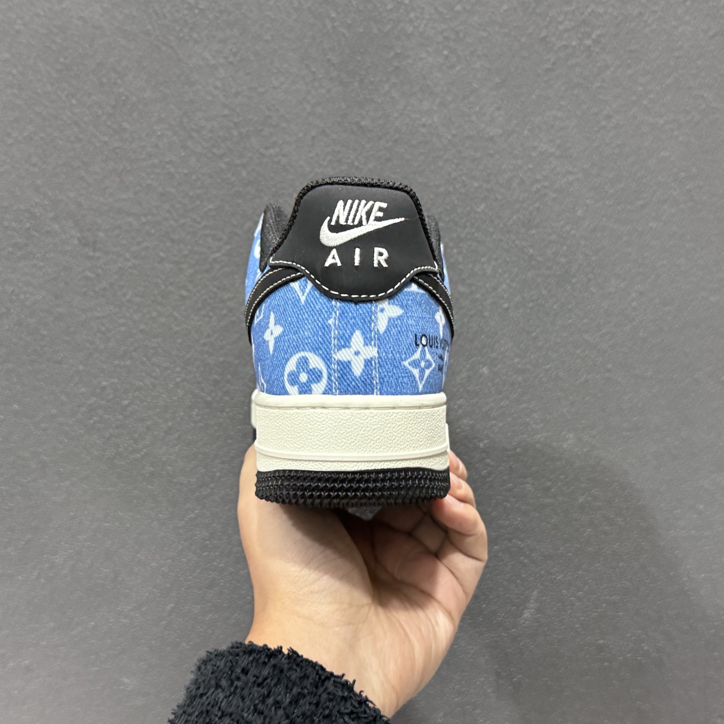 Nike Air Force 1 Low x Louis Vuitton x Supreme 三方联名定制款 KG6699-F53-Top High Quatity Cheap Sneakers Fashion Clothing Clothes Bags handbags Shoes of all Brand wholesale With The best Quality And Beautiful Price from China Factory Chinese suppliers wholesaler seller Nike Air Force 1 Low x Louis Vuitton x Supreme 三方联名定制款 KG6699-F53