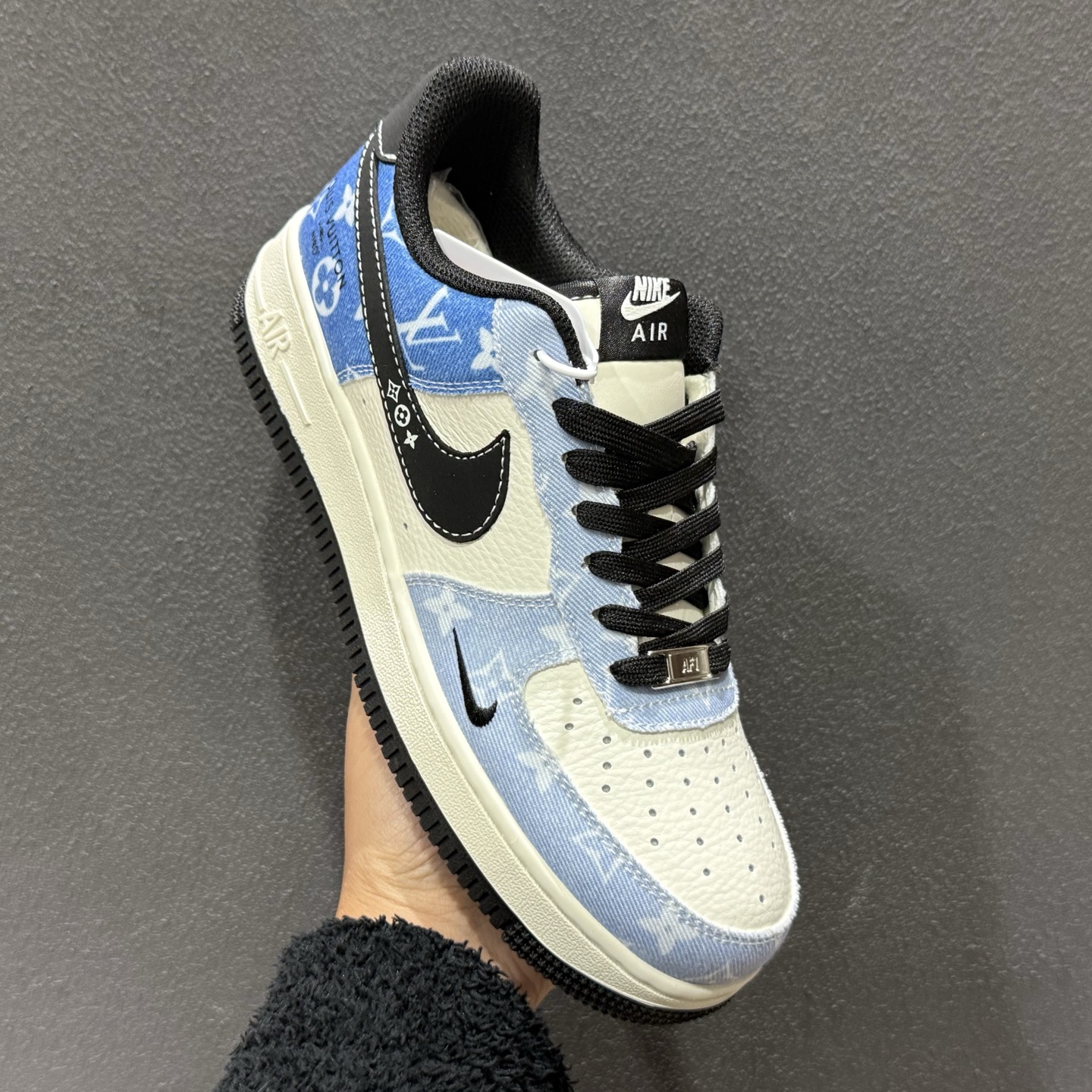 Nike Air Force 1 Low x Louis Vuitton x Supreme 三方联名定制款 KG6699-F53-Top High Quatity Cheap Sneakers Fashion Clothing Clothes Bags handbags Shoes of all Brand wholesale With The best Quality And Beautiful Price from China Factory Chinese suppliers wholesaler seller Nike Air Force 1 Low x Louis Vuitton x Supreme 三方联名定制款 KG6699-F53