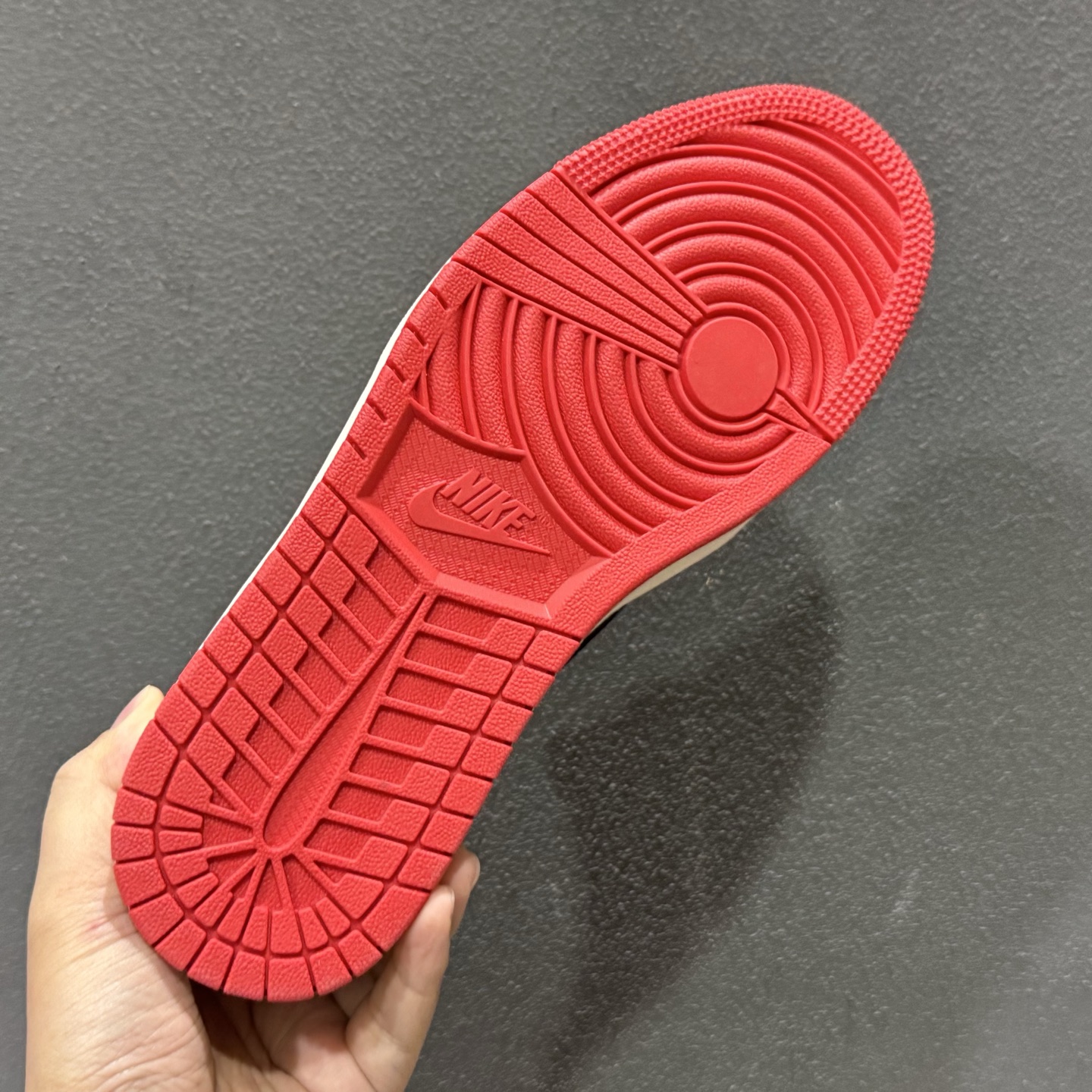 Air Jordan 1 Low 2026 丙午马年限定款 鞋身融入祥云 马形暗纹刺绣 JY6988-123-Top High Quatity Cheap Sneakers Fashion Clothing Clothes Bags handbags Shoes of all Brand wholesale With The best Quality And Beautiful Price from China Factory Chinese suppliers wholesaler seller Air Jordan 1 Low 2026 丙午马年限定款 鞋身融入祥云 马形暗纹刺绣 JY6988-123