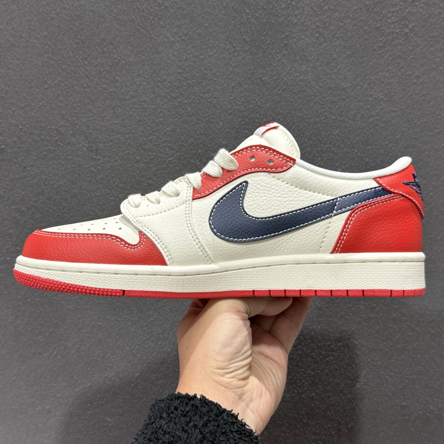 Air Jordan 1 Low 2026 丙午马年限定款 鞋身融入祥云 马形暗纹刺绣 JY6988-123-Top High Quatity Cheap Sneakers Fashion Clothing Clothes Bags handbags Shoes of all Brand wholesale With The best Quality And Beautiful Price from China Factory Chinese suppliers wholesaler seller Air Jordan 1 Low 2026 丙午马年限定款 鞋身融入祥云 马形暗纹刺绣 JY6988-123