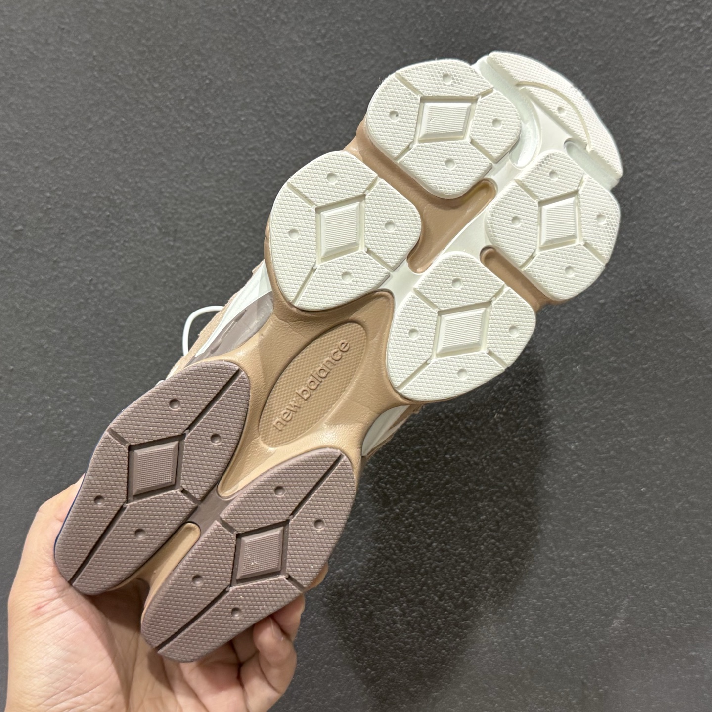 240 New Balance NB9060 联名款 复古休闲运动慢跑鞋 U9060ETN-Chinese UA Cheap High Quatity Brand Clothes Bags handbags Sneakers wholesale wholesaler seller from China Factory suppliers Fashion Clothing Shoes best Quality Beautiful Price 240 New Balance NB9060 联名款 复古休闲运动慢跑鞋 U9060ETN
