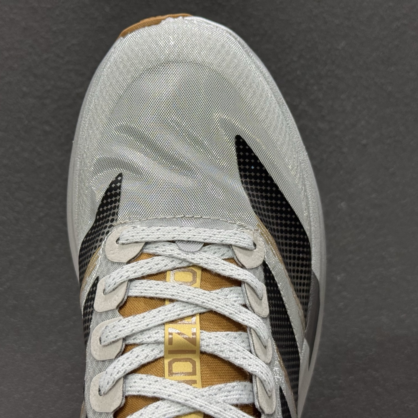 180 Ad Adizero Evo SL M 阿迪“马年限定”超轻透气缓震跑鞋 KK4310-111-Chinese UA Cheap High Quatity Brand Clothes Bags handbags Sneakers wholesale wholesaler seller from China Factory suppliers Fashion Clothing Shoes best Quality Beautiful Price 180 Ad Adizero Evo SL M 阿迪“马年限定”超轻透气缓震跑鞋 KK4310-111
