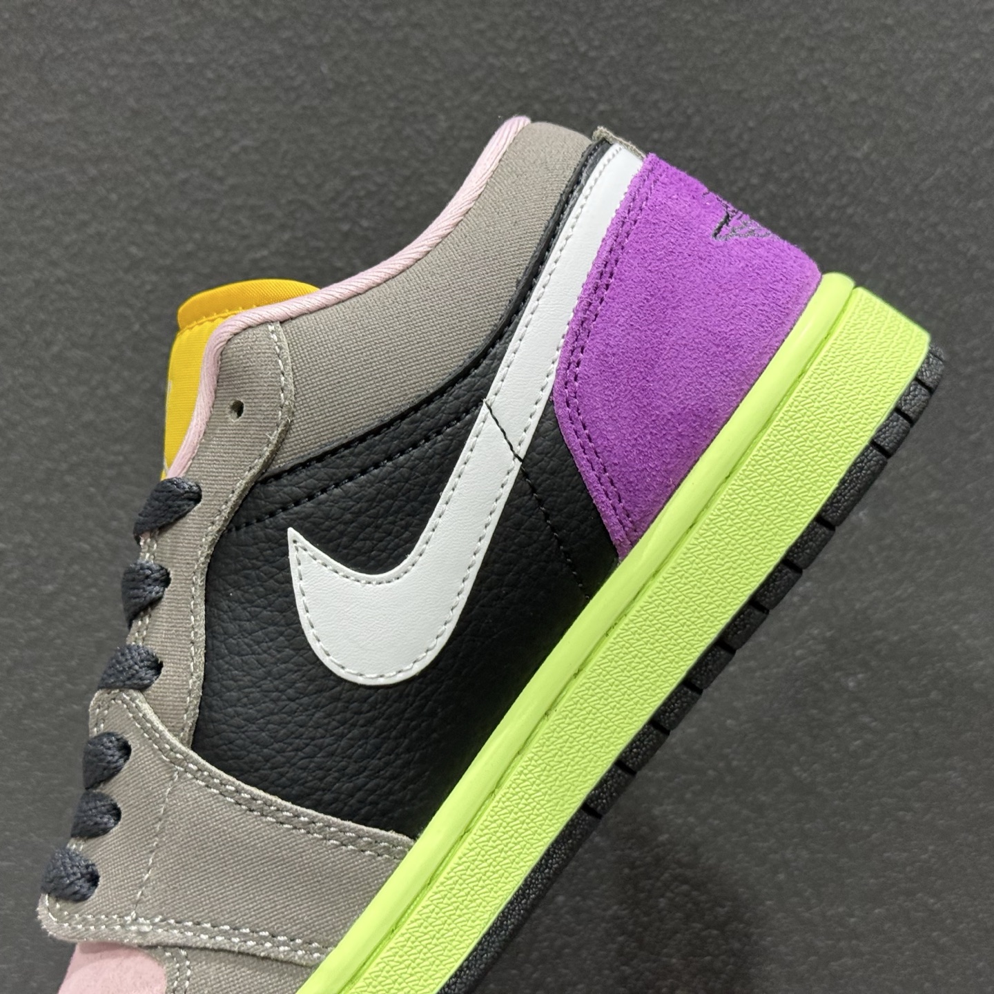 Jordan Air Jordan 1 low 舒适贴合 经典百搭 低帮 复古篮球鞋 七彩祥云 HQ2021-005-Top High Quatity Cheap Sneakers Fashion Clothing Clothes Bags handbags Shoes of all Brand wholesale With The best Quality And Beautiful Price from China Factory Chinese suppliers wholesaler seller Jordan Air Jordan 1 low 舒适贴合 经典百搭 低帮 复古篮球鞋 七彩祥云 HQ2021-005