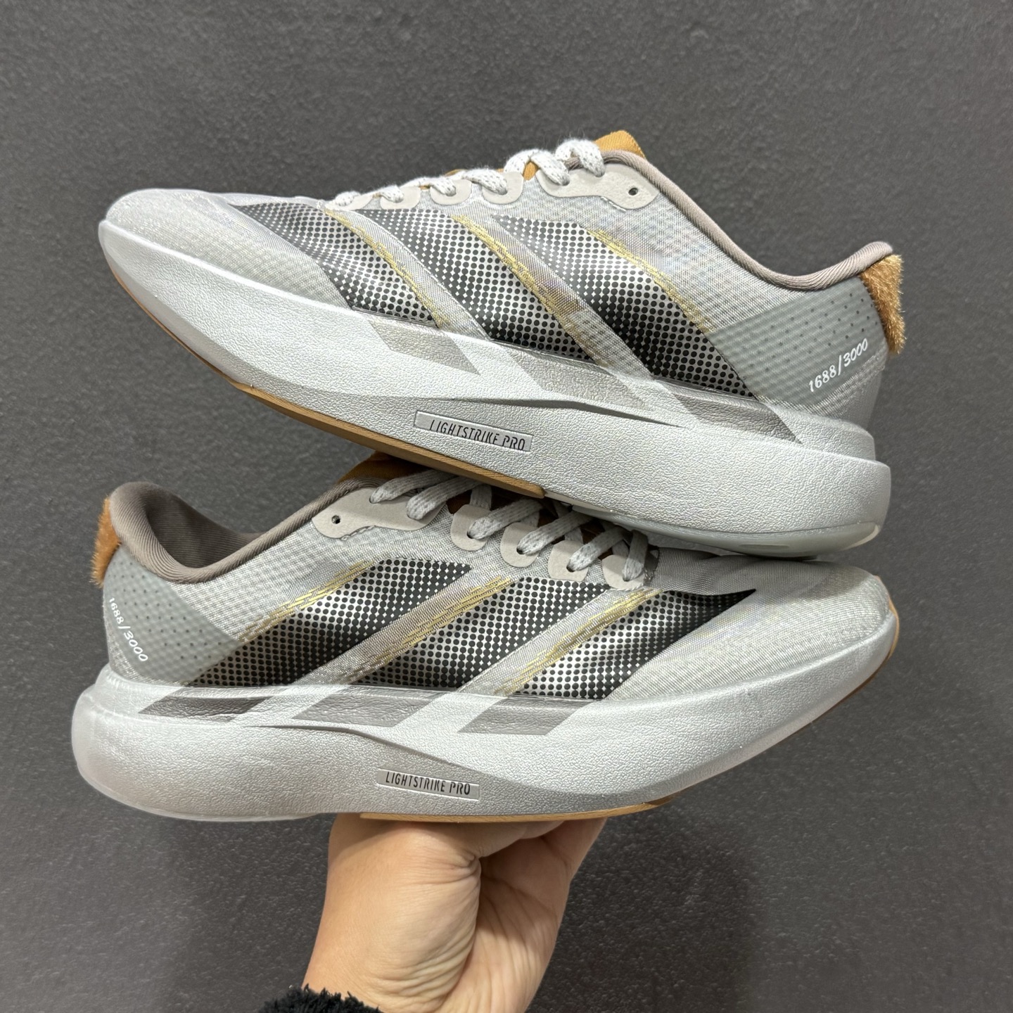 180 Ad Adizero Evo SL M 阿迪“马年限定”超轻透气缓震跑鞋 KK4310-111-Chinese UA Cheap High Quatity Brand Clothes Bags handbags Sneakers wholesale wholesaler seller from China Factory suppliers Fashion Clothing Shoes best Quality Beautiful Price 180 Ad Adizero Evo SL M 阿迪“马年限定”超轻透气缓震跑鞋 KK4310-111