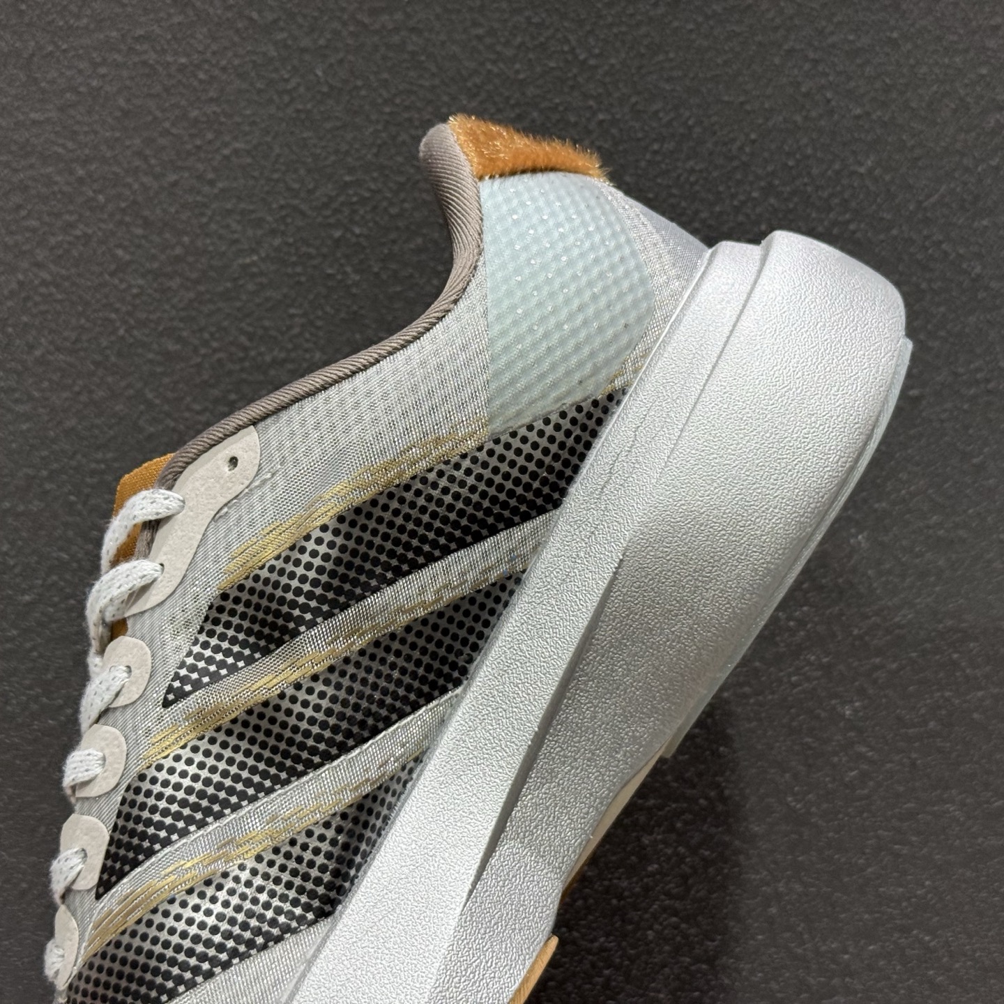 180 Ad Adizero Evo SL M 阿迪“马年限定”超轻透气缓震跑鞋 KK4310-111-Chinese UA Cheap High Quatity Brand Clothes Bags handbags Sneakers wholesale wholesaler seller from China Factory suppliers Fashion Clothing Shoes best Quality Beautiful Price 180 Ad Adizero Evo SL M 阿迪“马年限定”超轻透气缓震跑鞋 KK4310-111