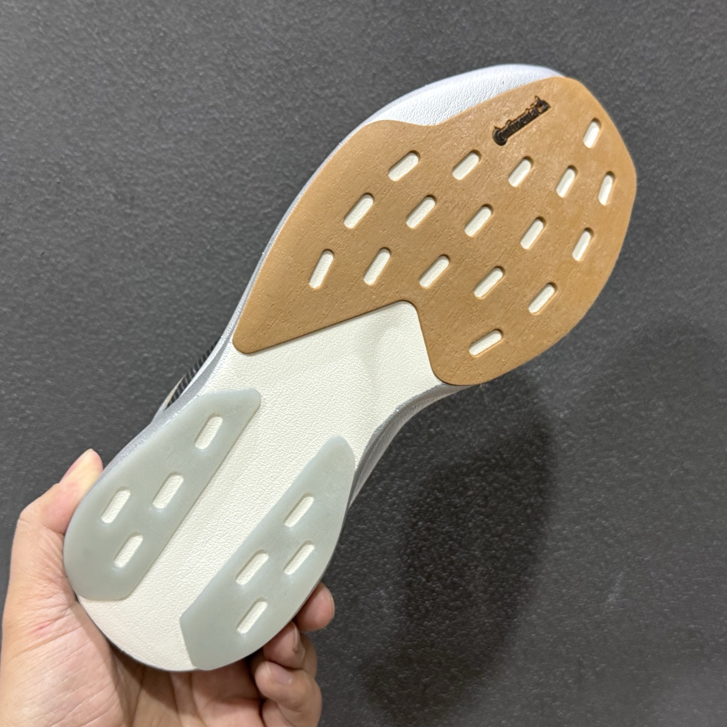 180 Ad Adizero Evo SL M 阿迪“马年限定”超轻透气缓震跑鞋 KK4310-111-Chinese UA Cheap High Quatity Brand Clothes Bags handbags Sneakers wholesale wholesaler seller from China Factory suppliers Fashion Clothing Shoes best Quality Beautiful Price 180 Ad Adizero Evo SL M 阿迪“马年限定”超轻透气缓震跑鞋 KK4310-111
