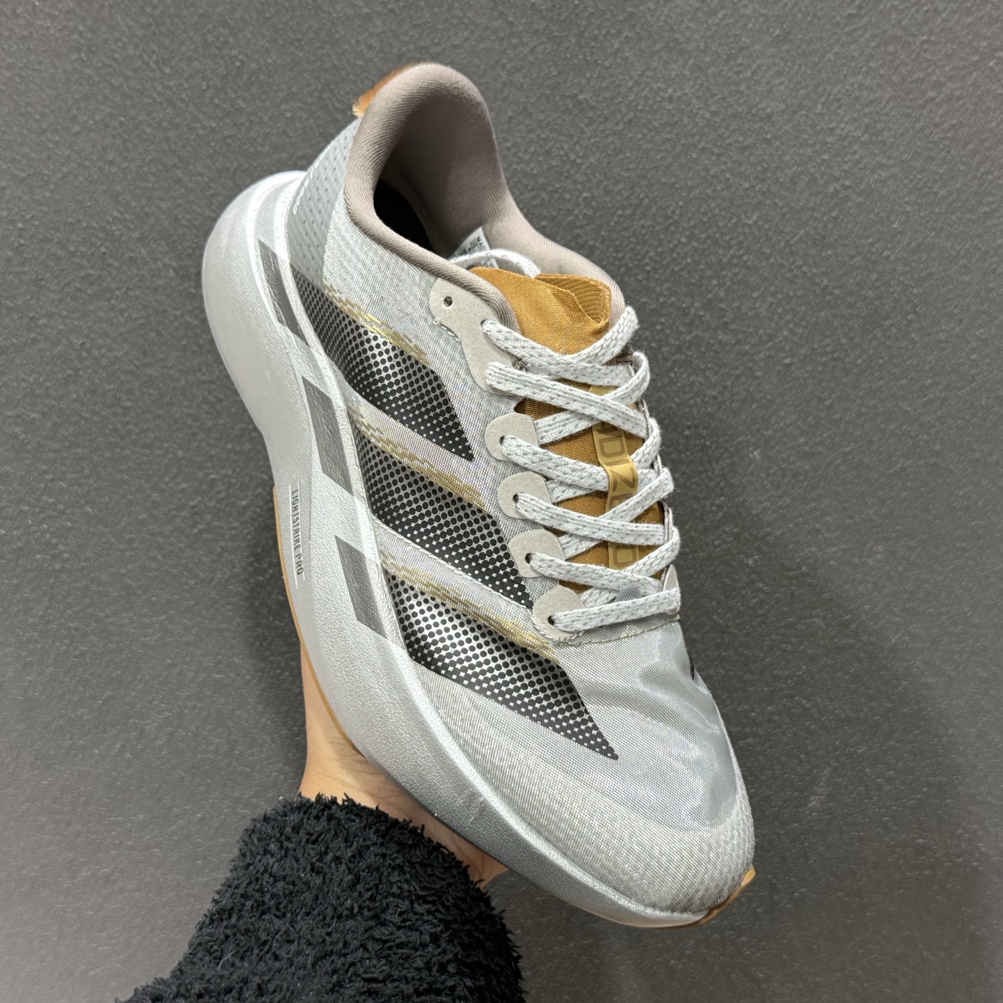 180 Ad Adizero Evo SL M 阿迪“马年限定”超轻透气缓震跑鞋 KK4310-111-Chinese UA Cheap High Quatity Brand Clothes Bags handbags Sneakers wholesale wholesaler seller from China Factory suppliers Fashion Clothing Shoes best Quality Beautiful Price 180 Ad Adizero Evo SL M 阿迪“马年限定”超轻透气缓震跑鞋 KK4310-111