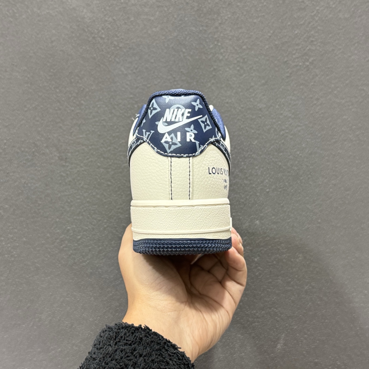 260 Nike Air Force 1'07 Low 米白色 空军一号低帮休闲板鞋 LV2288-003