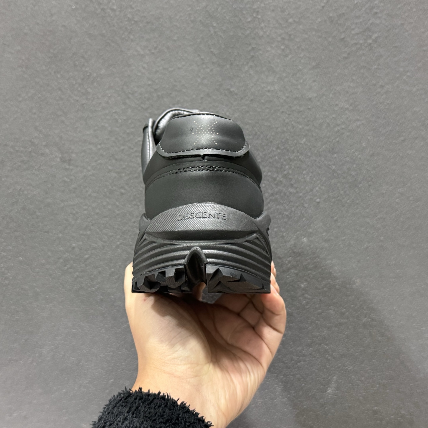 360 DESCENTE迪桑特轻盈防水时尚休闲运动覆盖防水男子越野跑鞋-Chinese UA Cheap High Quatity Brand Clothes Bags handbags Sneakers wholesale wholesaler seller from China Factory suppliers Fashion Clothing Shoes best Quality Beautiful Price 360 DESCENTE迪桑特轻盈防水时尚休闲运动覆盖防水男子越野跑鞋
