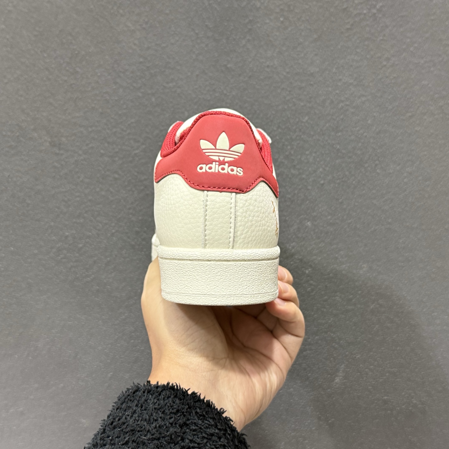 Adidas Gazelle INdoor 马年定制 贝壳头 三叶草休闲防滑耐磨低帮板鞋 SD6826-331-Top High Quatity Cheap Sneakers Fashion Clothing Clothes Bags handbags Shoes of all Brand wholesale With The best Quality And Beautiful Price from China Factory Chinese suppliers wholesaler seller Adidas Gazelle INdoor 马年定制 贝壳头 三叶草休闲防滑耐磨低帮板鞋 SD6826-331