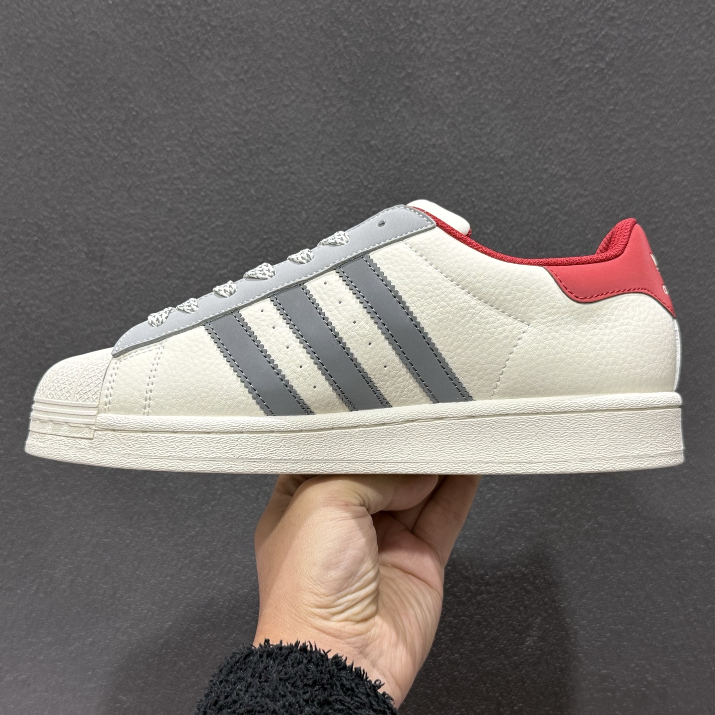 Adidas Gazelle INdoor 马年定制 贝壳头 三叶草休闲防滑耐磨低帮板鞋 SD6826-331-Top High Quatity Cheap Sneakers Fashion Clothing Clothes Bags handbags Shoes of all Brand wholesale With The best Quality And Beautiful Price from China Factory Chinese suppliers wholesaler seller Adidas Gazelle INdoor 马年定制 贝壳头 三叶草休闲防滑耐磨低帮板鞋 SD6826-331