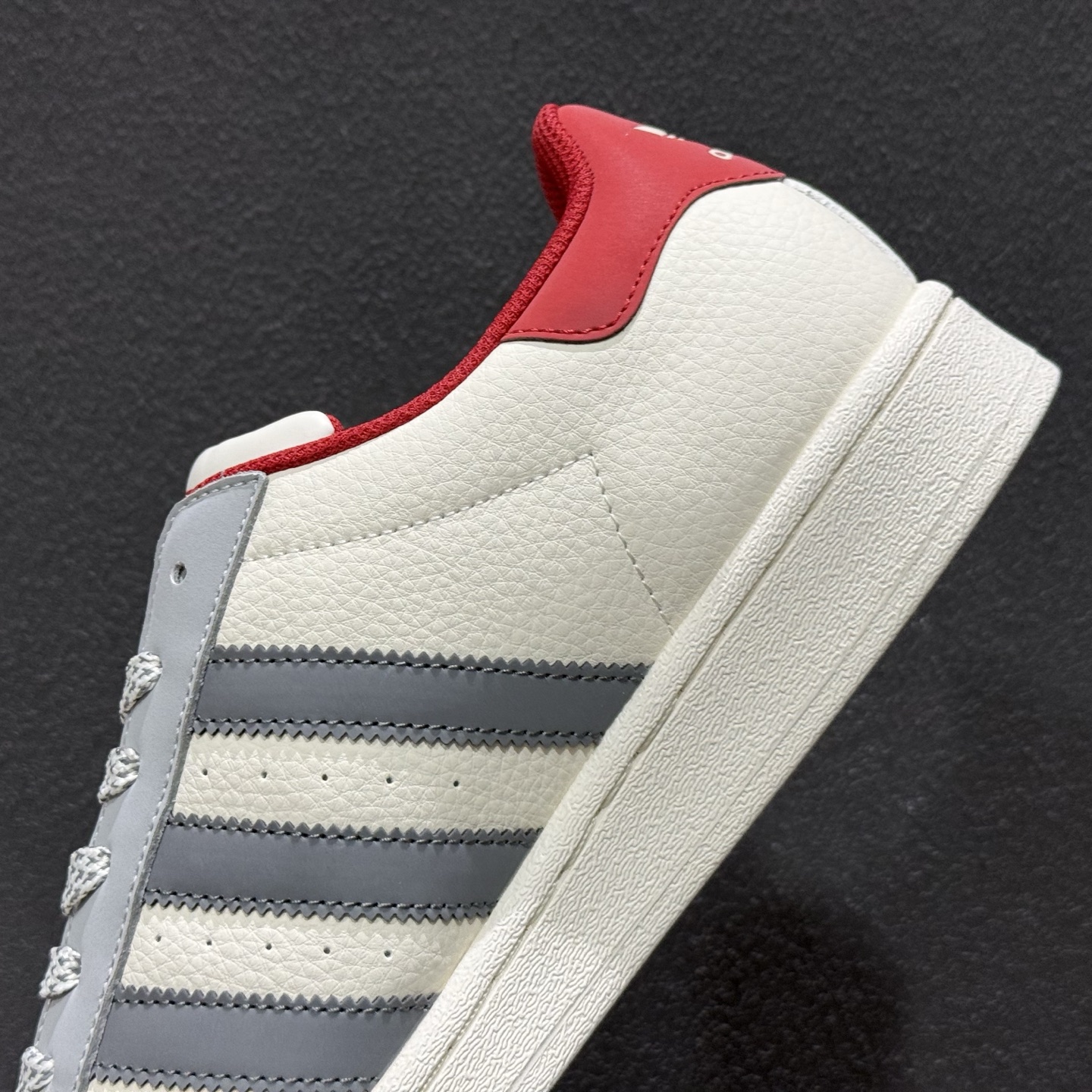 Adidas Gazelle INdoor 马年定制 贝壳头 三叶草休闲防滑耐磨低帮板鞋 SD6826-331-Top High Quatity Cheap Sneakers Fashion Clothing Clothes Bags handbags Shoes of all Brand wholesale With The best Quality And Beautiful Price from China Factory Chinese suppliers wholesaler seller Adidas Gazelle INdoor 马年定制 贝壳头 三叶草休闲防滑耐磨低帮板鞋 SD6826-331
