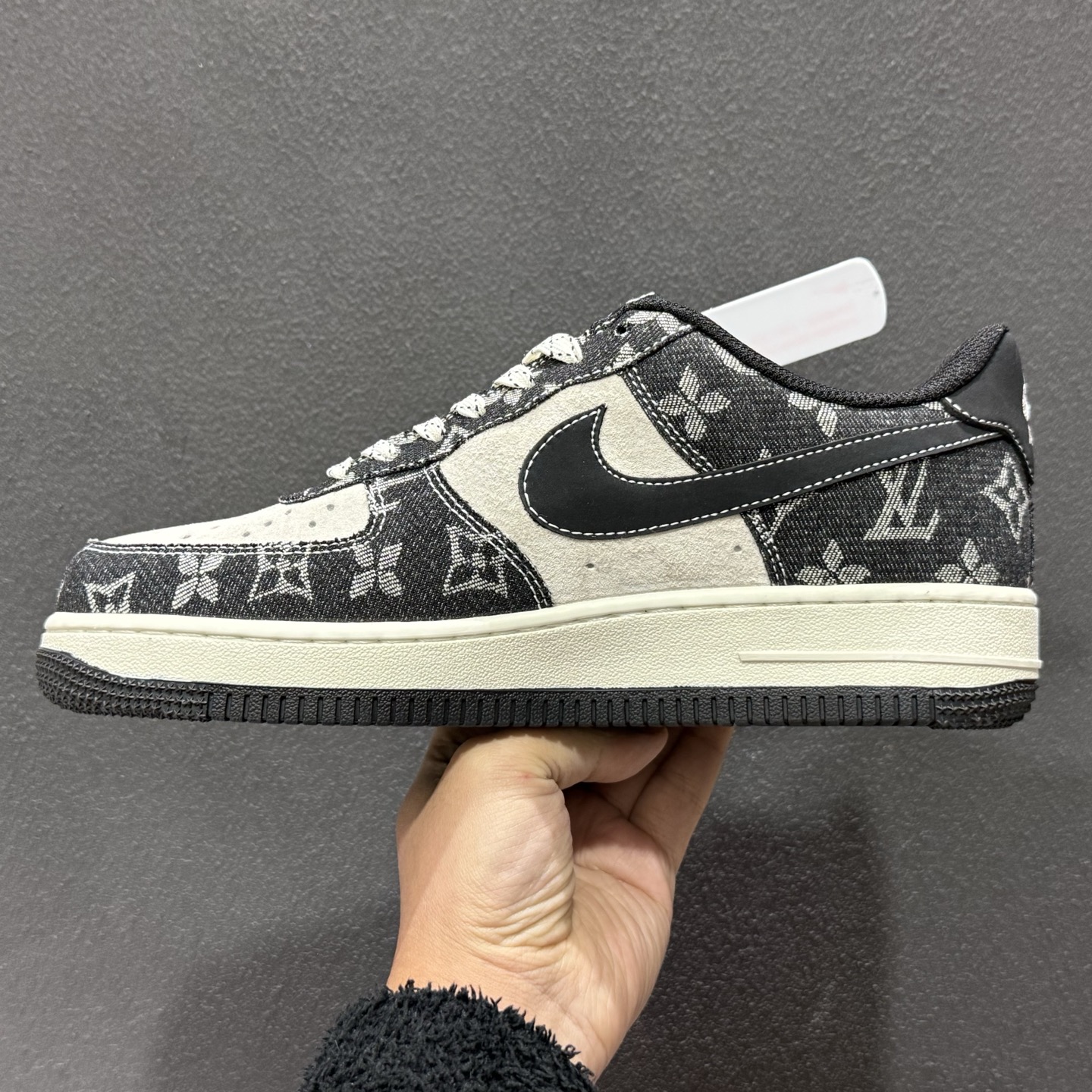 Nike Air Force 1 Low x Louis Vuitton x Supreme 三方联名定制款 KG6699-F56-Top High Quatity Cheap Sneakers Fashion Clothing Clothes Bags handbags Shoes of all Brand wholesale With The best Quality And Beautiful Price from China Factory Chinese suppliers wholesaler seller Nike Air Force 1 Low x Louis Vuitton x Supreme 三方联名定制款 KG6699-F56