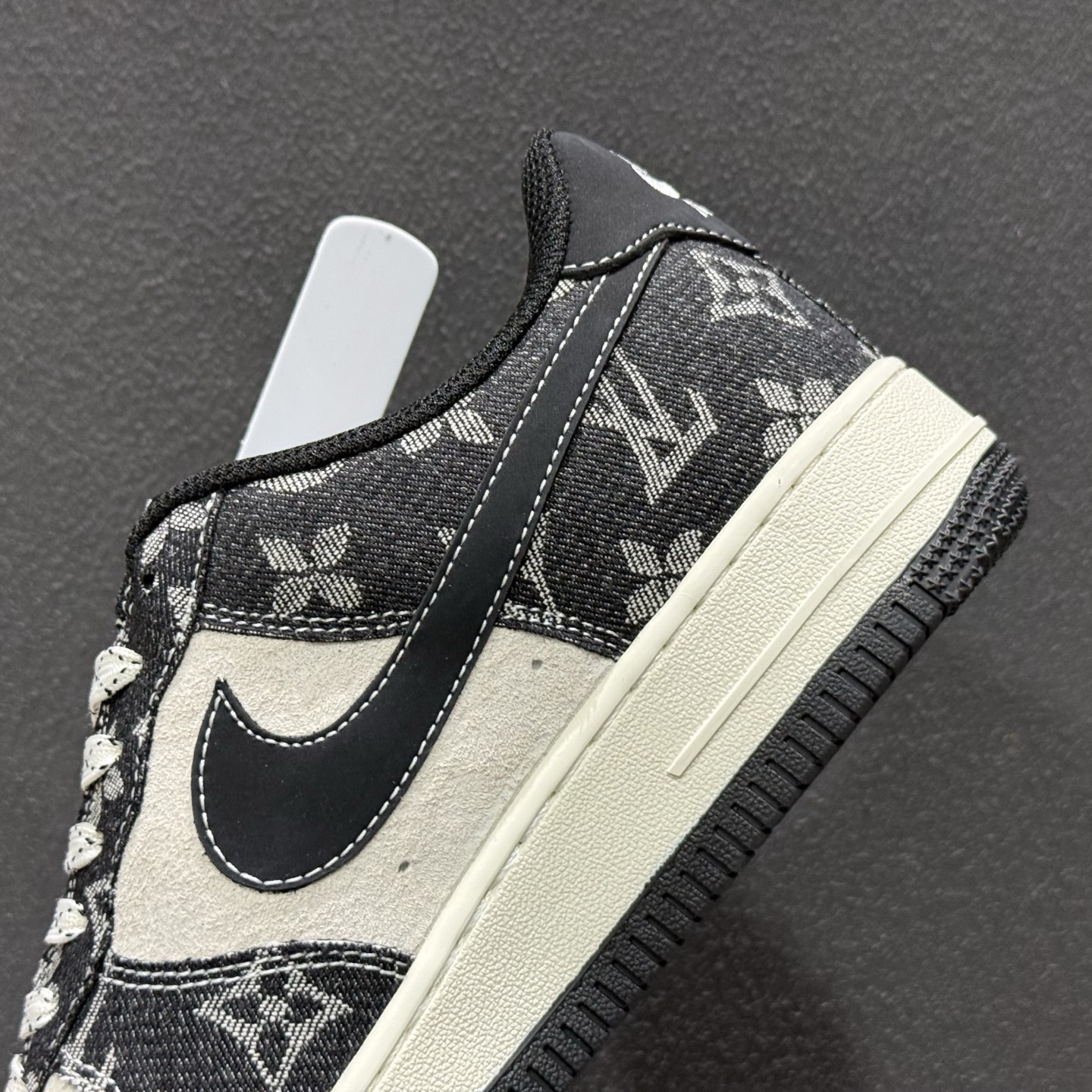 Nike Air Force 1 Low x Louis Vuitton x Supreme 三方联名定制款 KG6699-F56-Top High Quatity Cheap Sneakers Fashion Clothing Clothes Bags handbags Shoes of all Brand wholesale With The best Quality And Beautiful Price from China Factory Chinese suppliers wholesaler seller Nike Air Force 1 Low x Louis Vuitton x Supreme 三方联名定制款 KG6699-F56