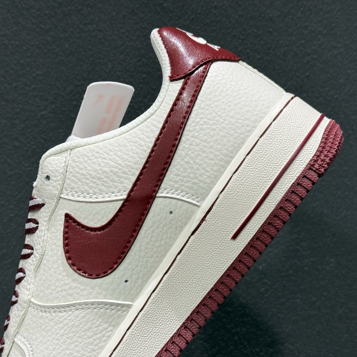 Nike Air Force 1'07 Low 情人节限定 白韵红缘 空军一号低帮休闲板鞋 NH0601-539 Nike Air Force 1'07 Low 情人节限定 白韵红缘 空军一号低帮休闲板鞋 NH0601-539