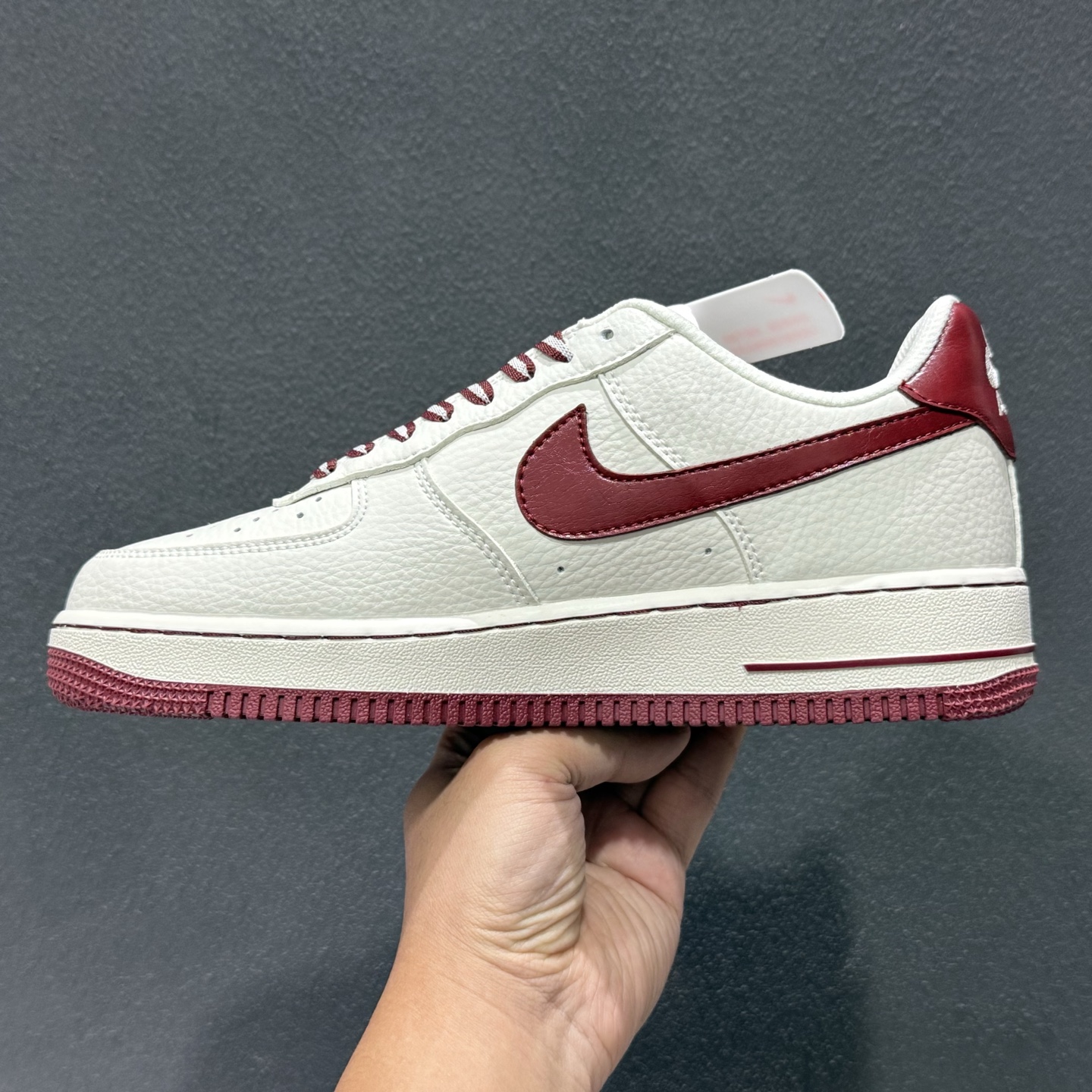 Nike Air Force 1'07 Low 情人节限定 白韵红缘 空军一号低帮休闲板鞋 NH0601-539 Nike Air Force 1'07 Low 情人节限定 白韵红缘 空军一号低帮休闲板鞋 NH0601-539